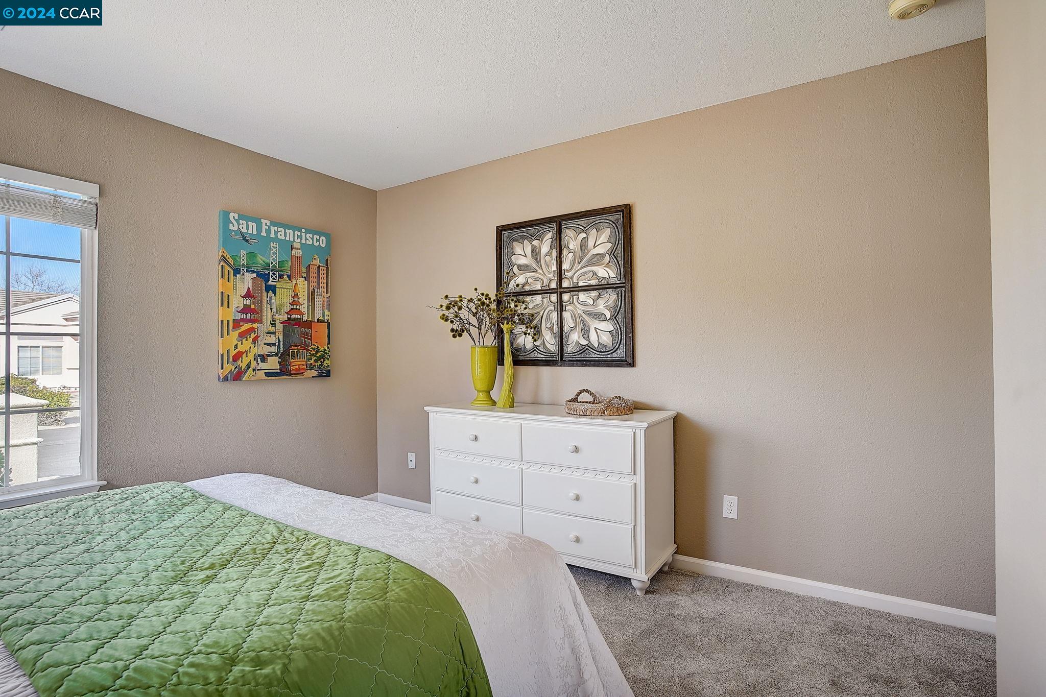 1690 Roxbury Way