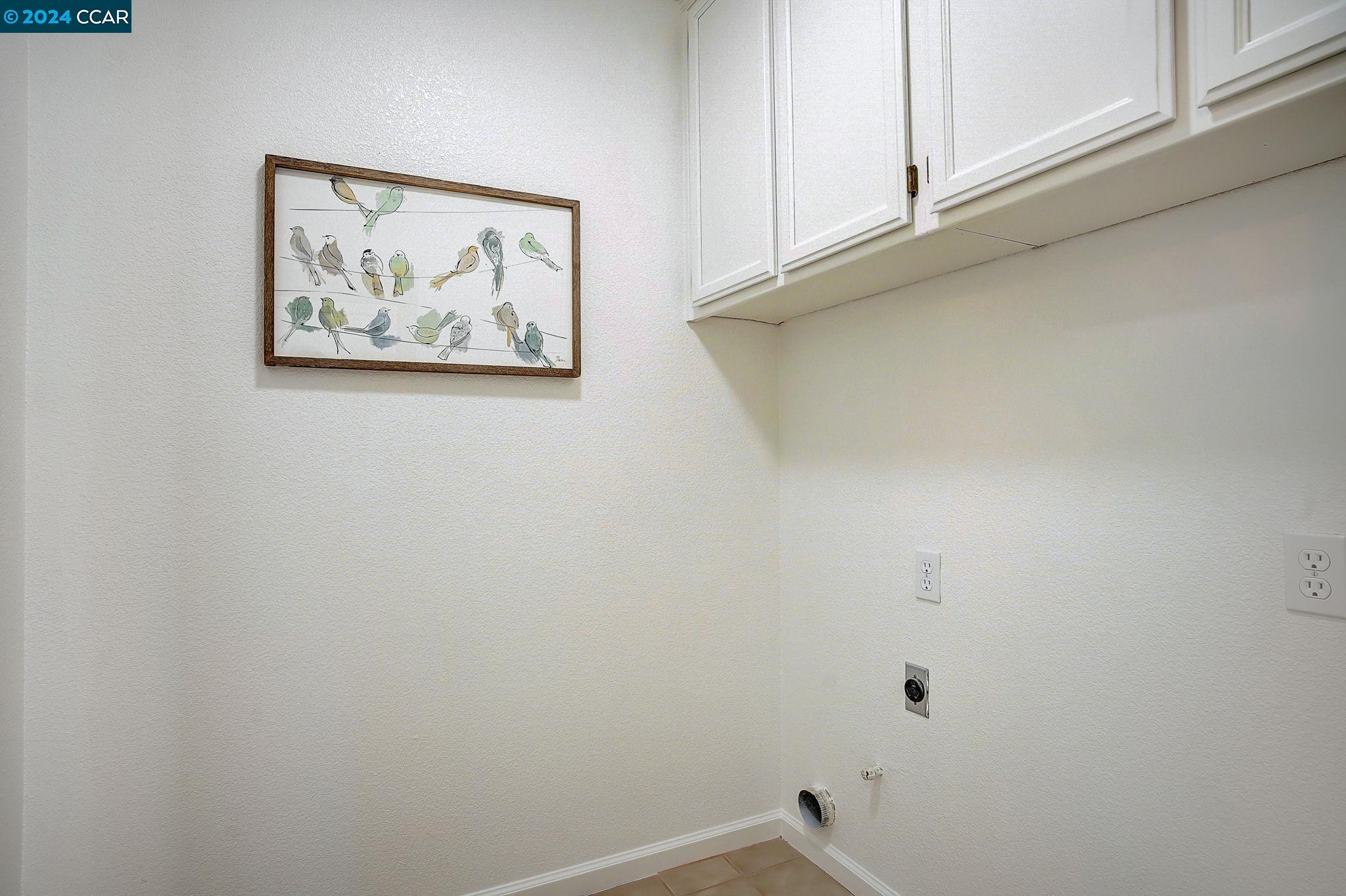 1690 Roxbury Way