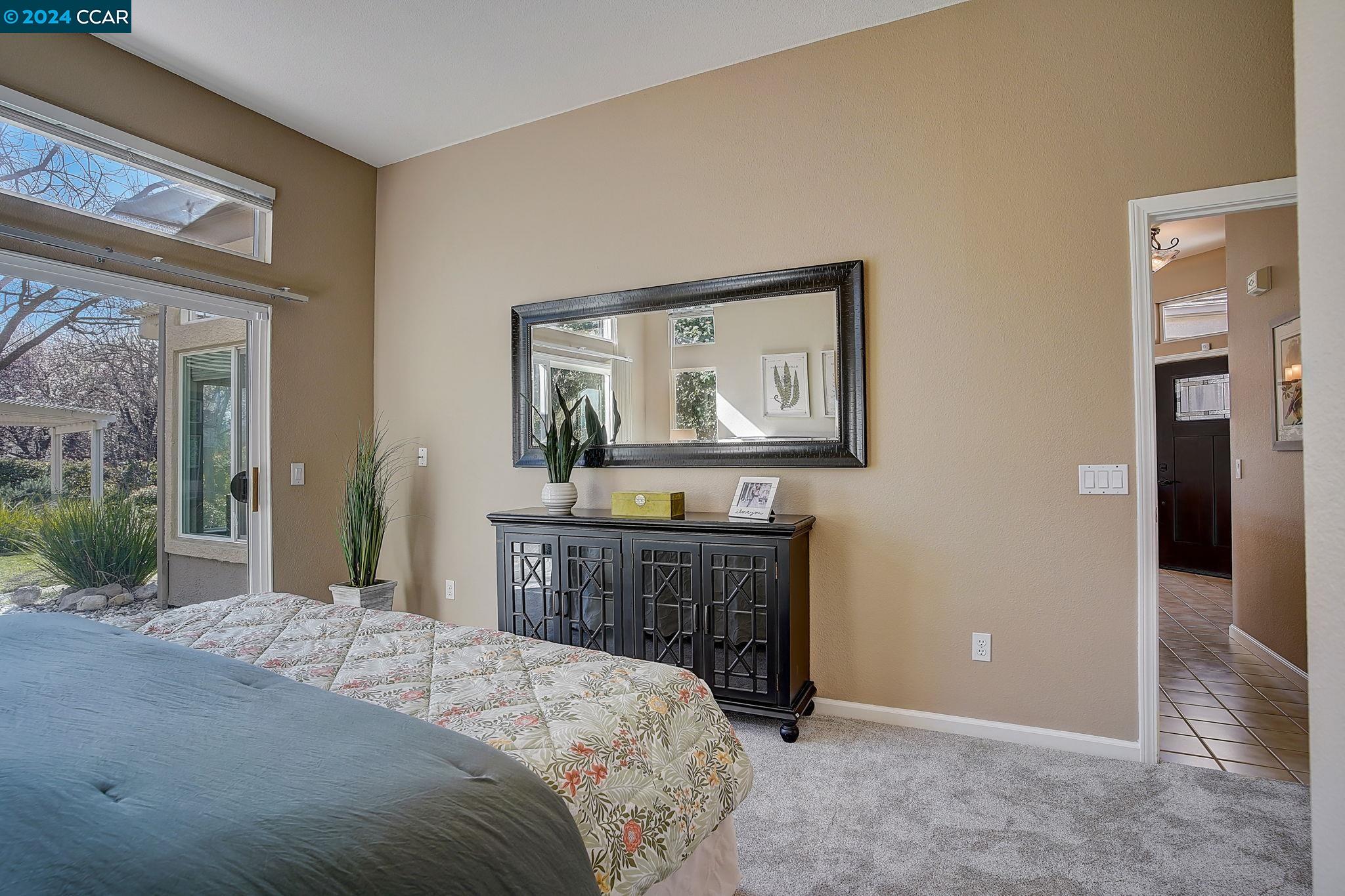 1690 Roxbury Way