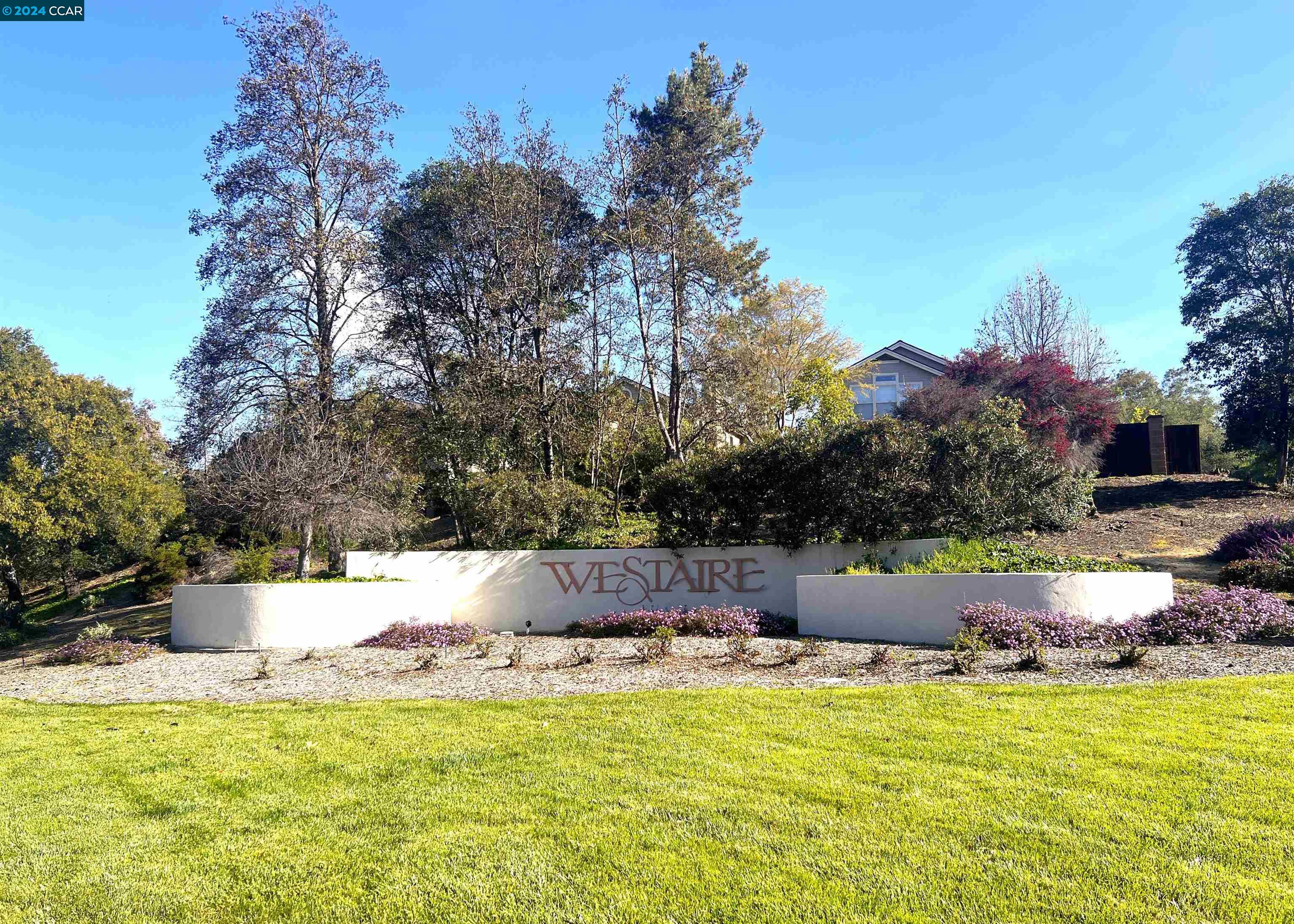 407 Orchard View Ave