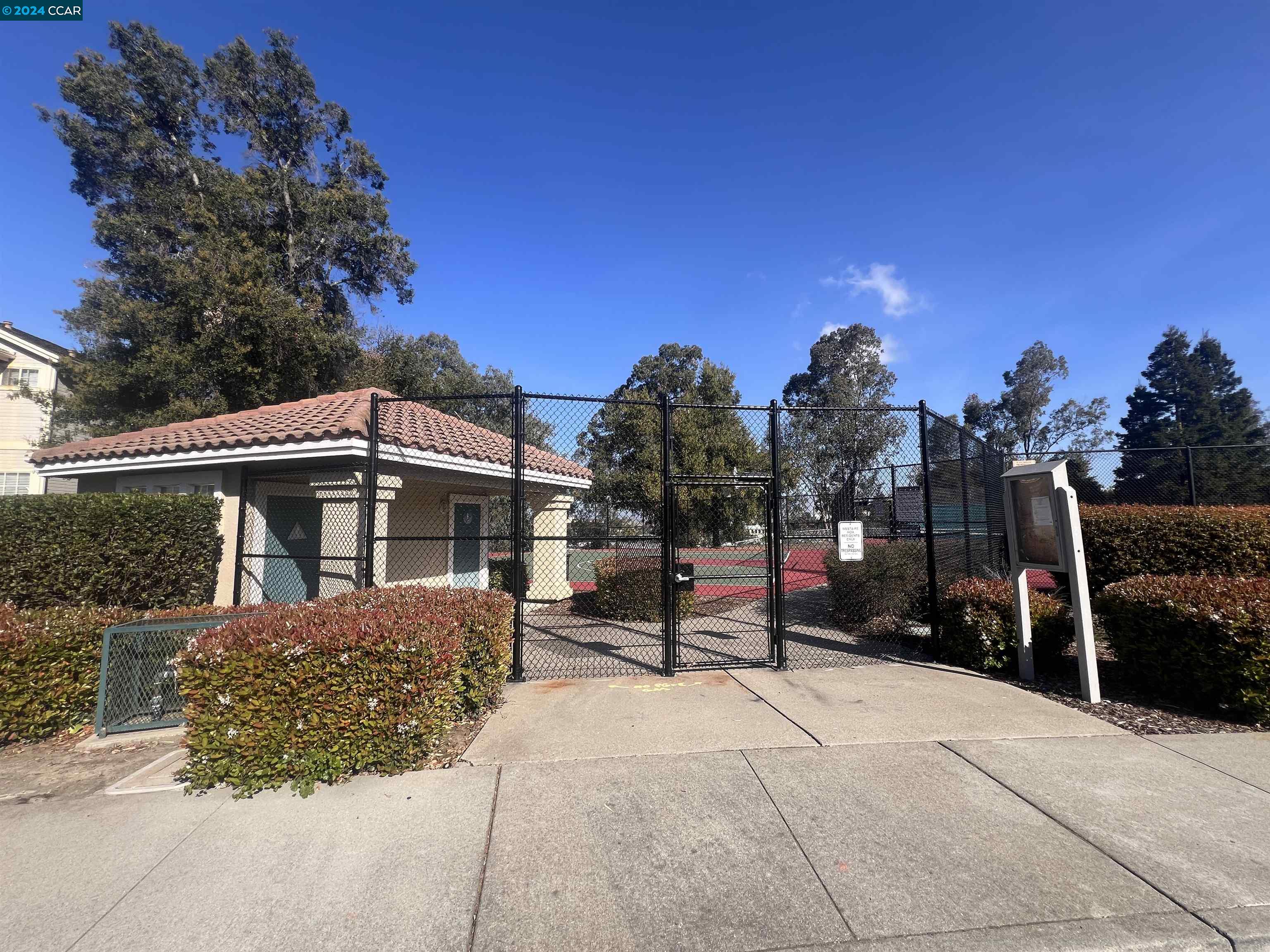 407 Orchard View Ave