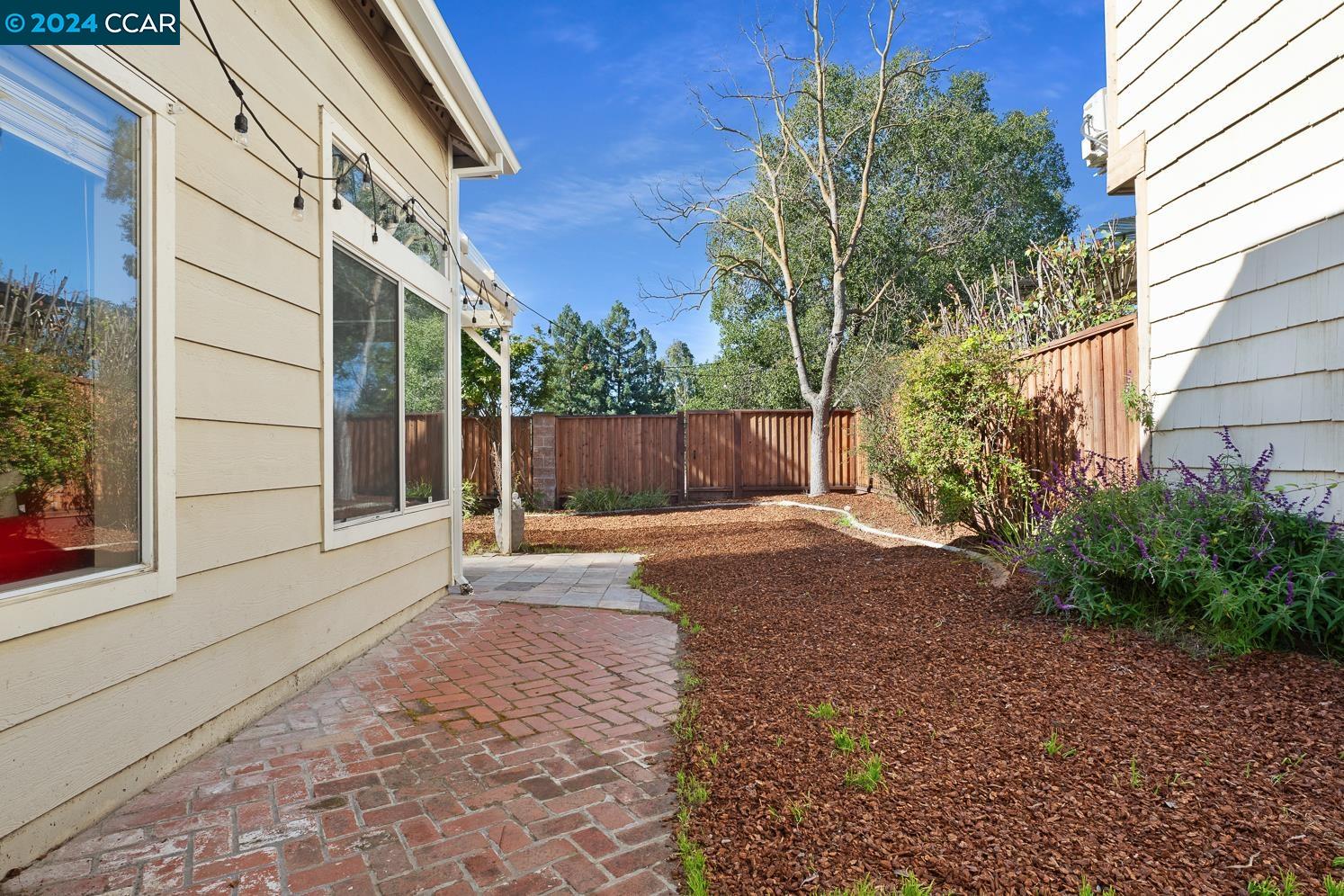 407 Orchard View Ave