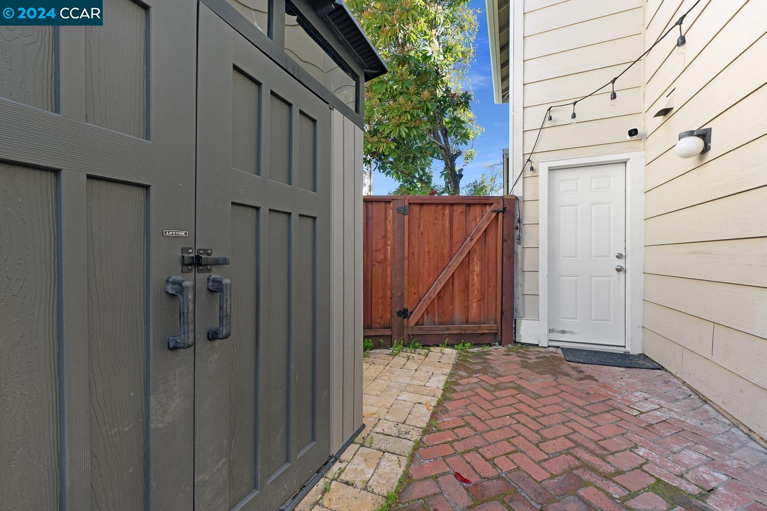 407 Orchard View Ave