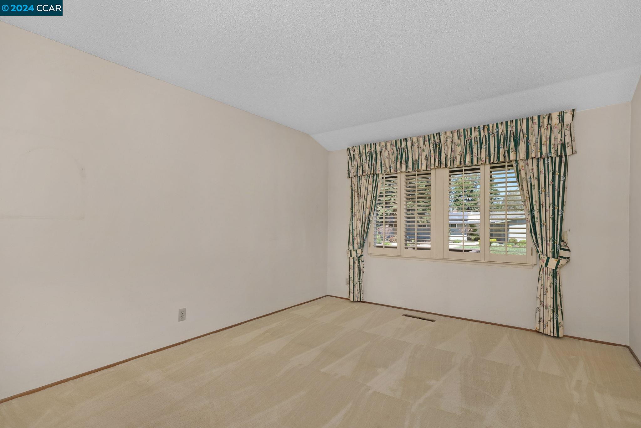 3686 Hobby Ct