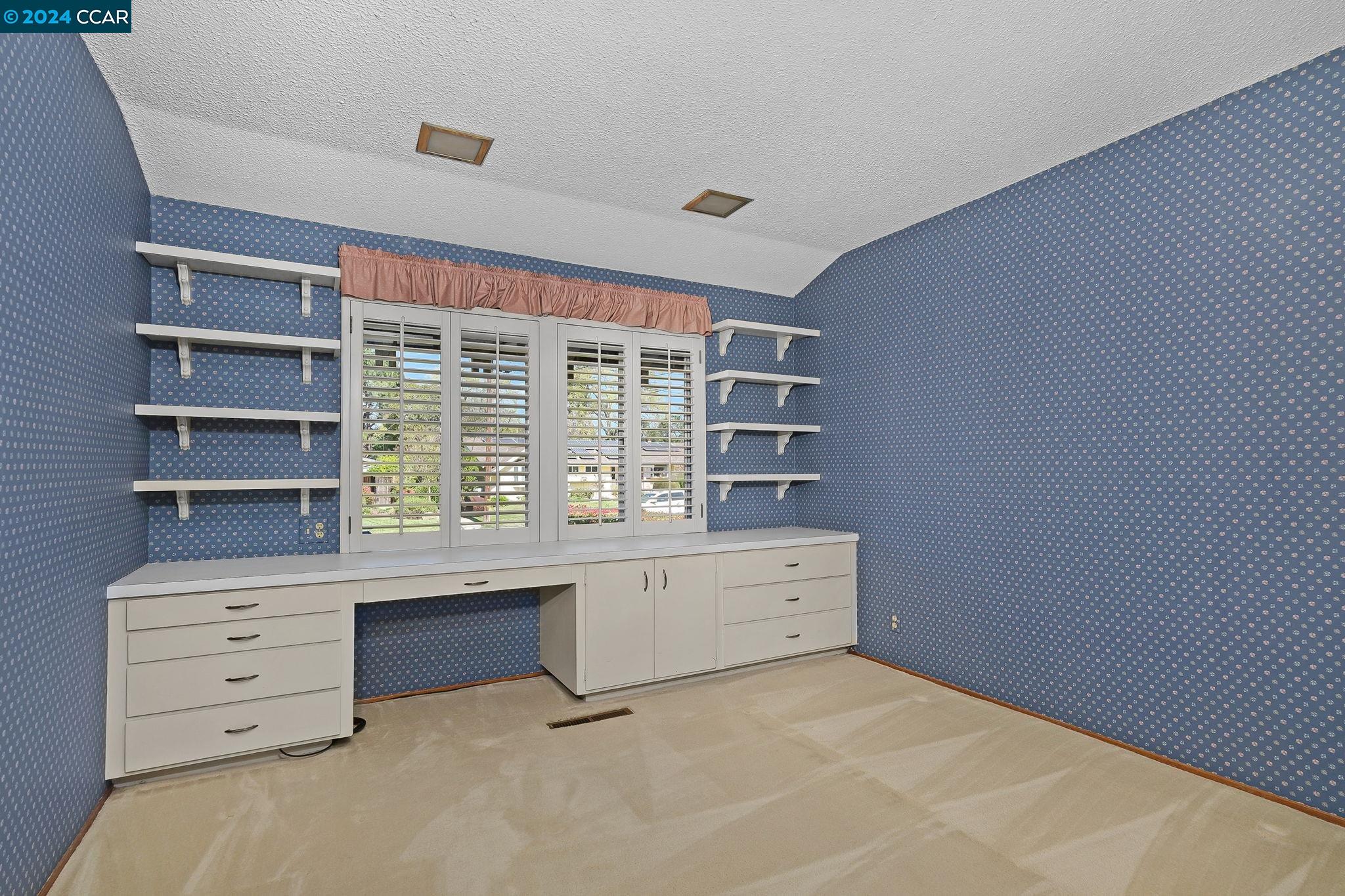 3686 Hobby Ct