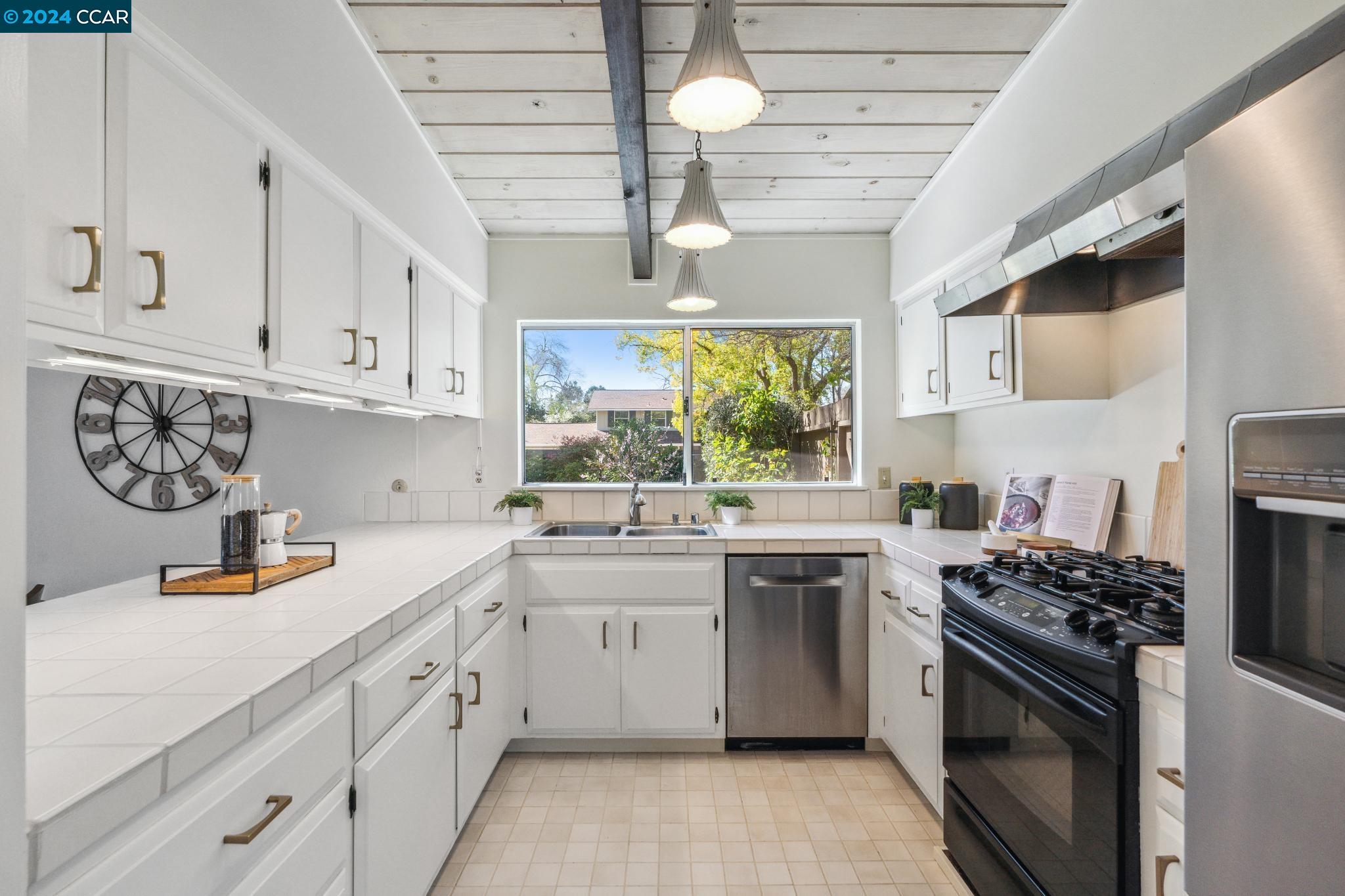 2505 Cascade Dr.