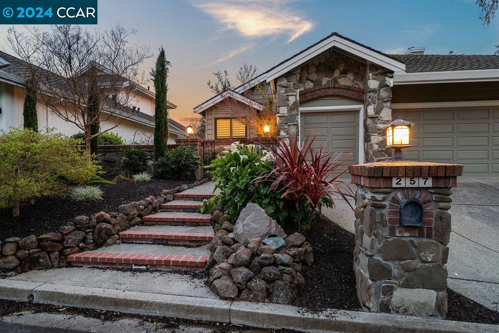 257 Conifer Ter