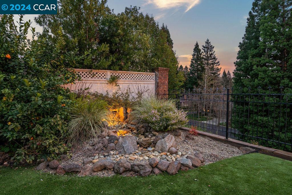 257 Conifer Ter