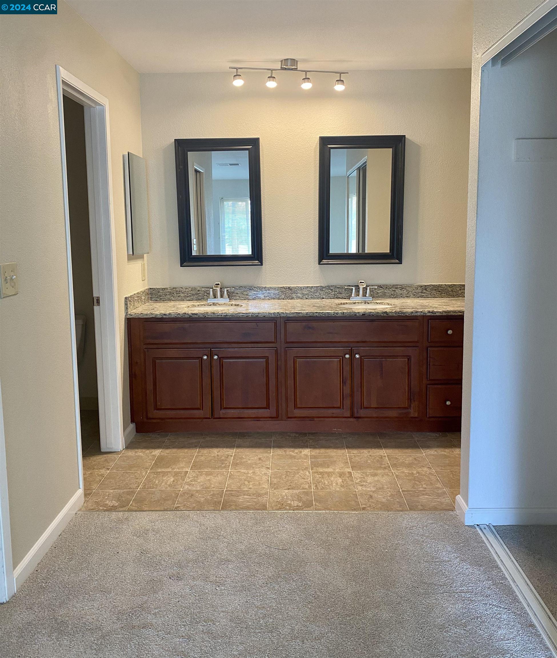 1218 Summit View Dr