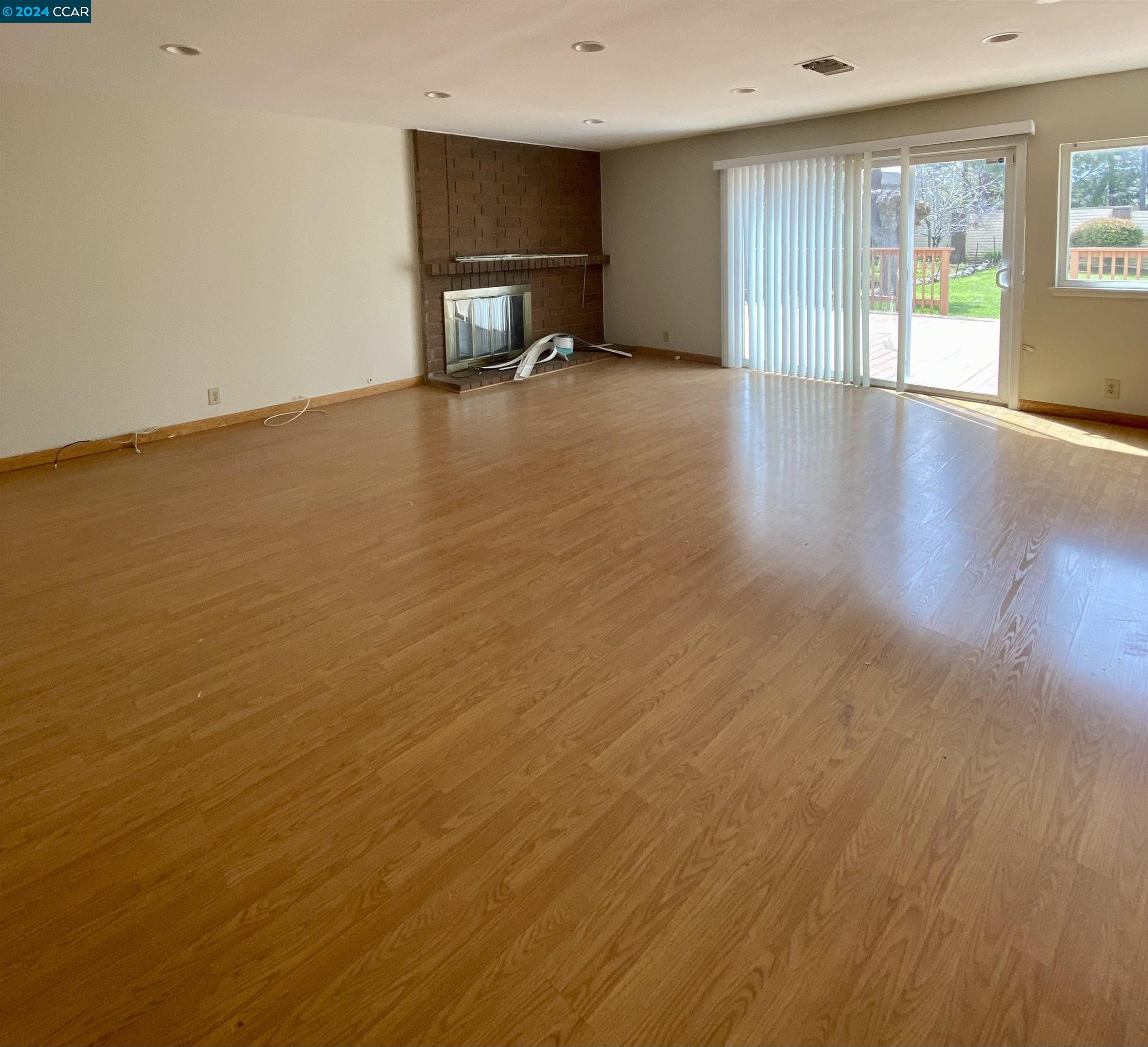 1218 Summit View Dr