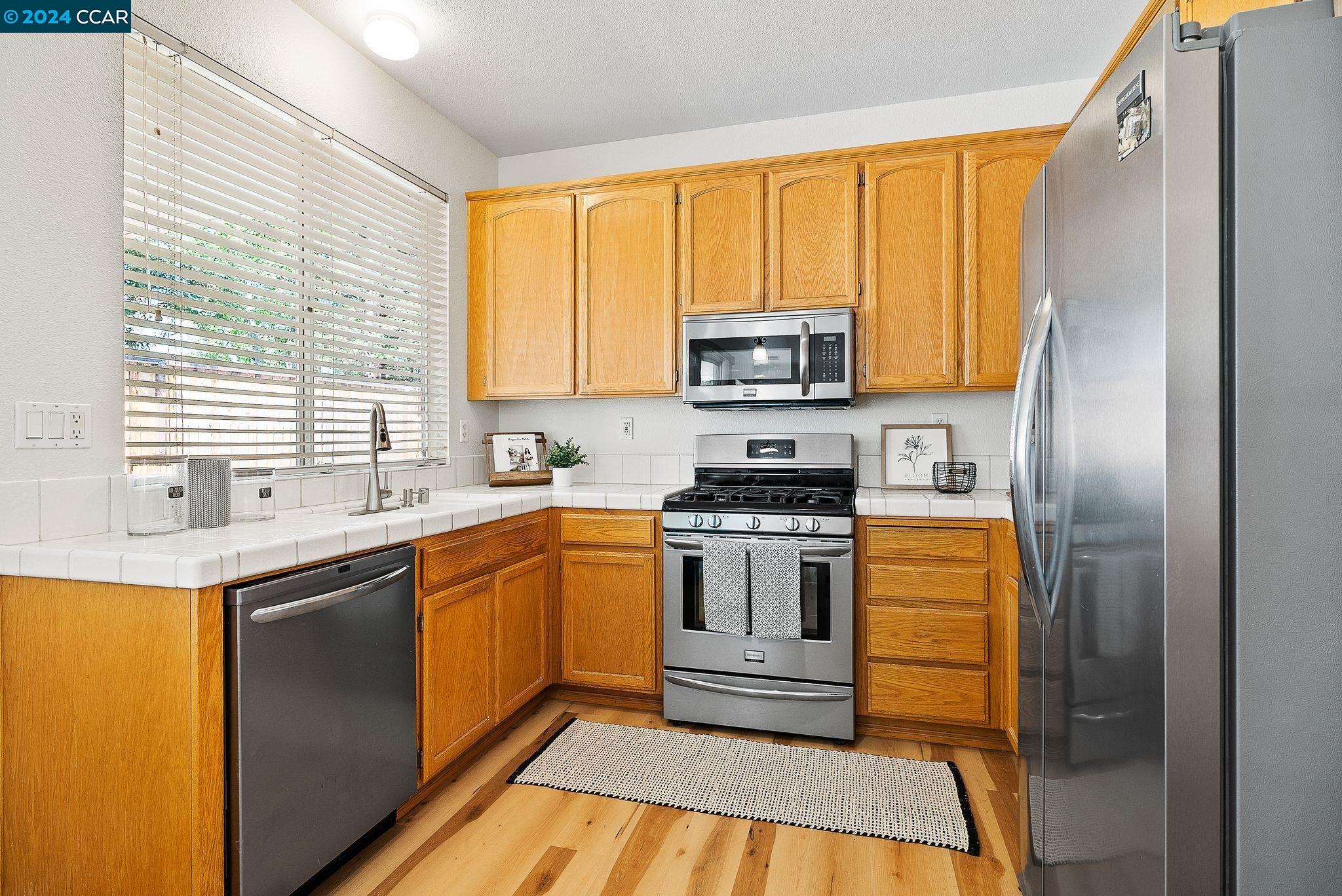 699 Canyonwood Ct