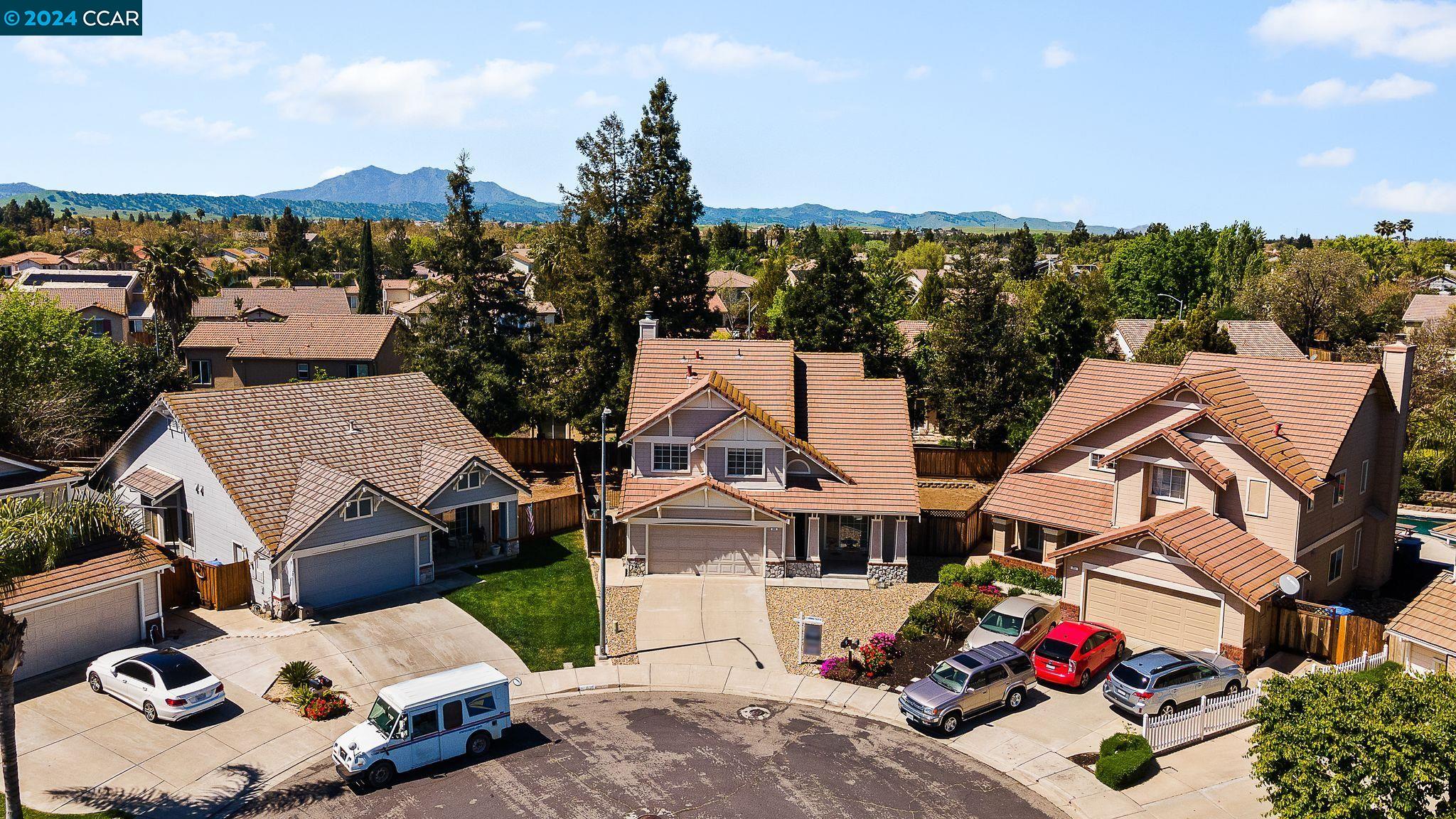 699 Canyonwood Ct