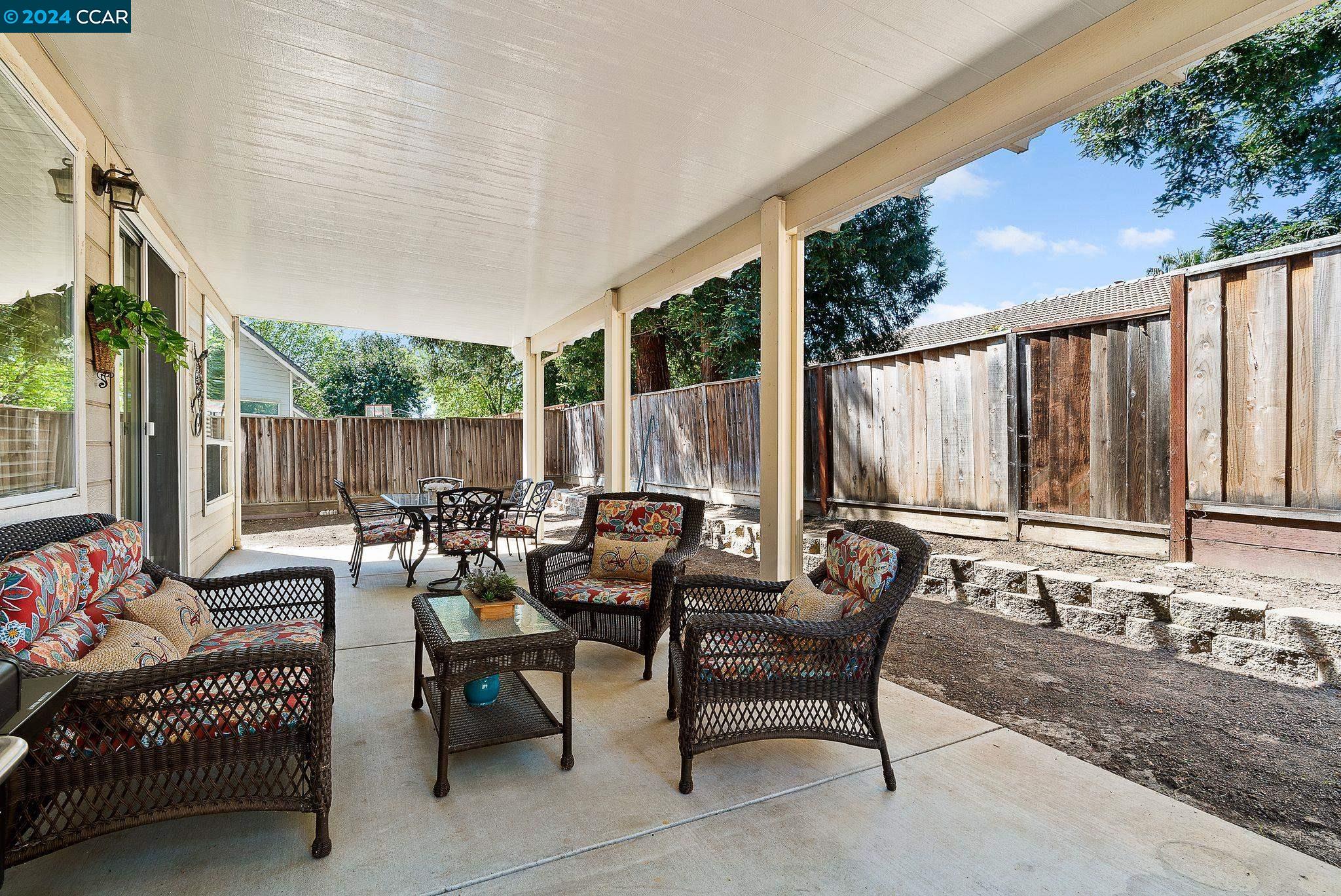 699 Canyonwood Ct