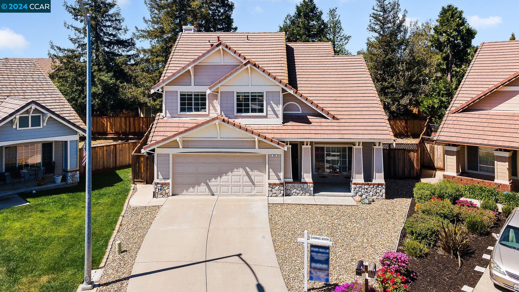 699 Canyonwood Ct