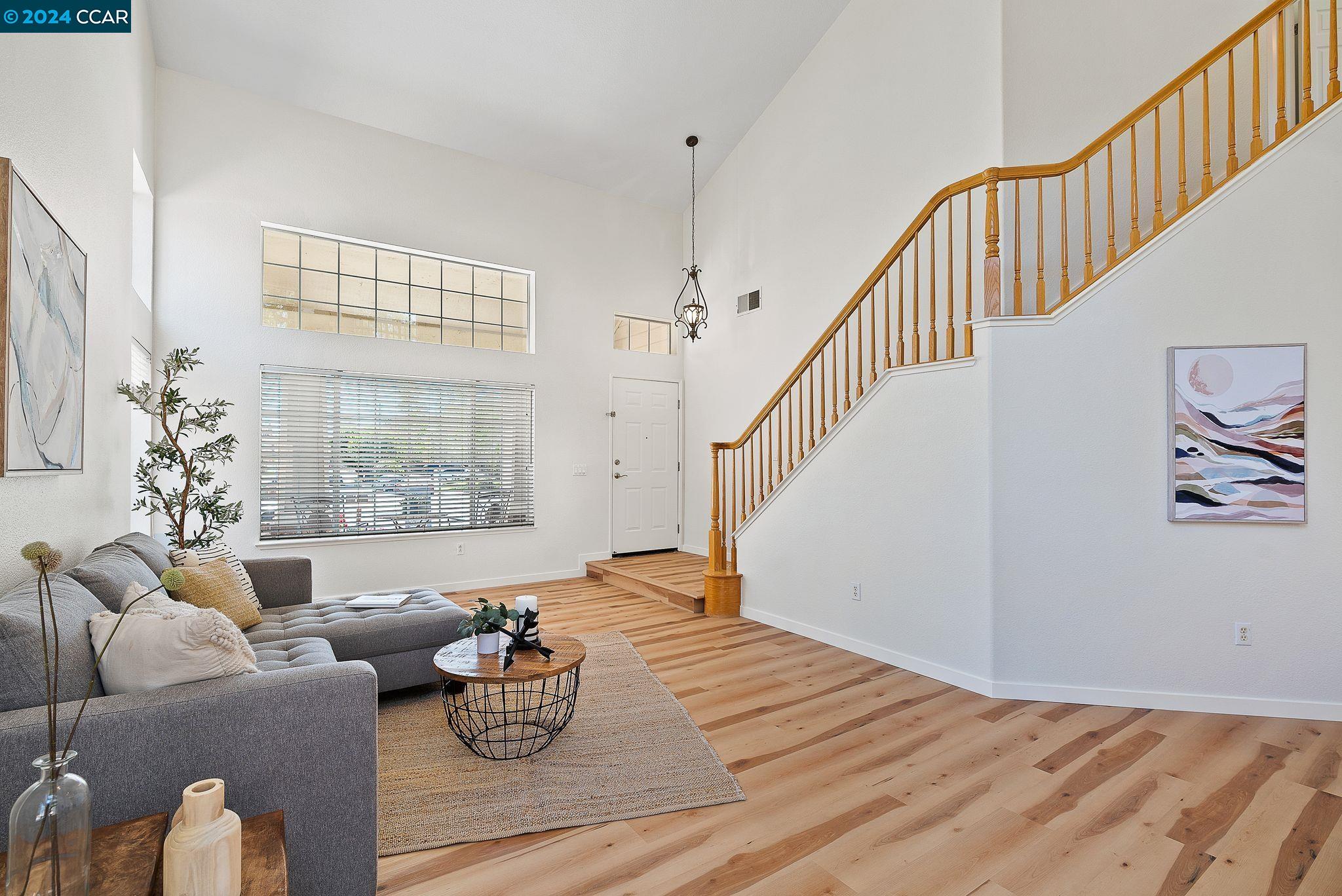 699 Canyonwood Ct