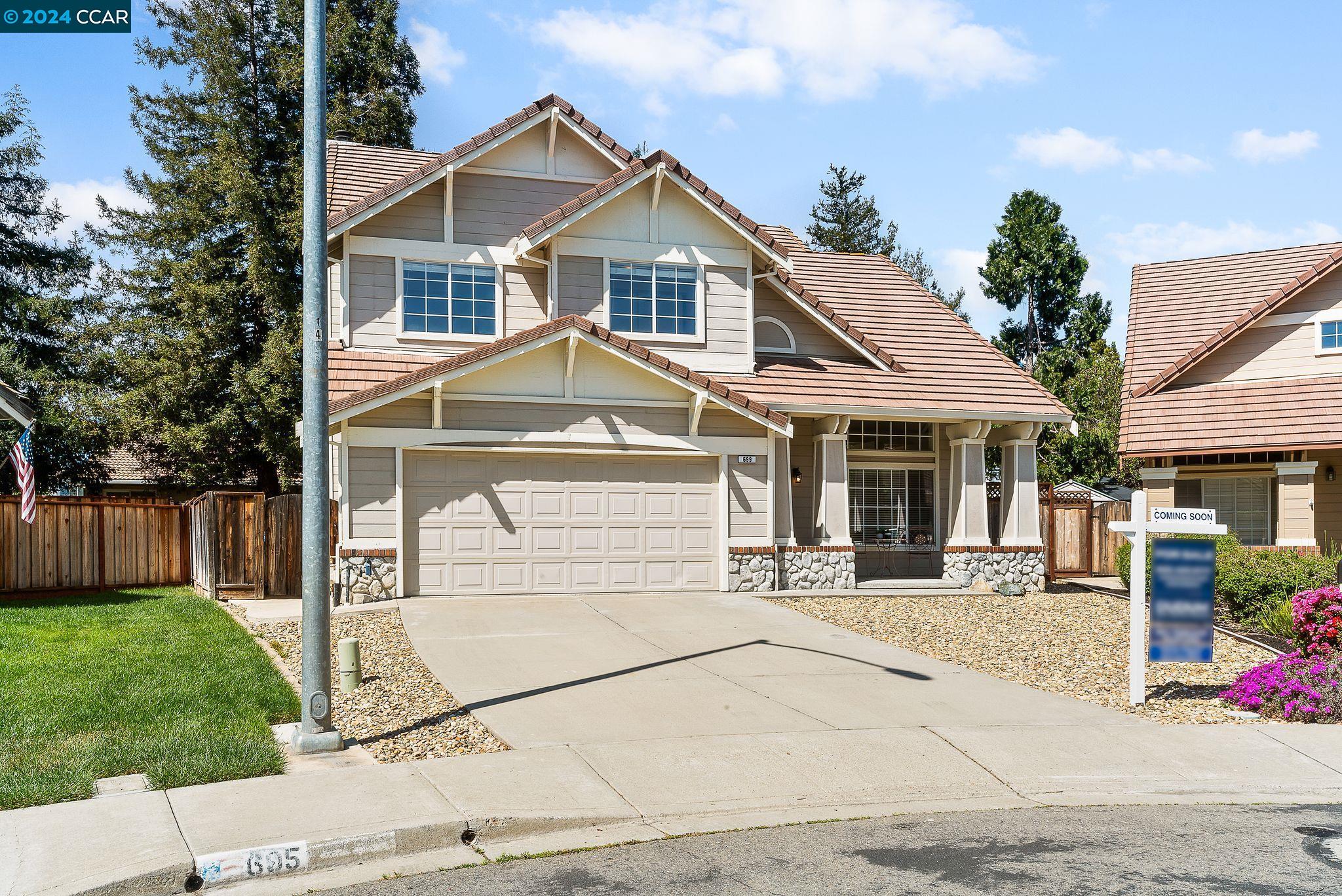 699 Canyonwood Ct
