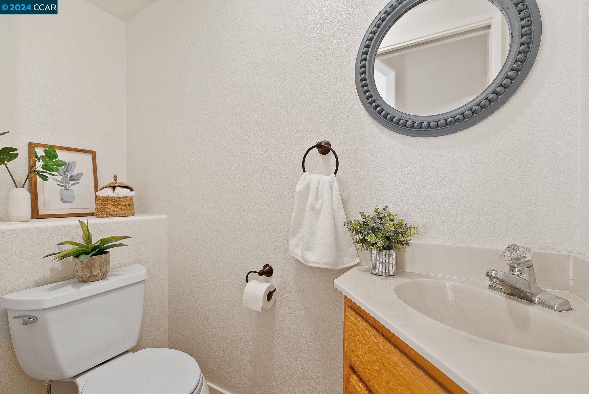 699 Canyonwood Ct