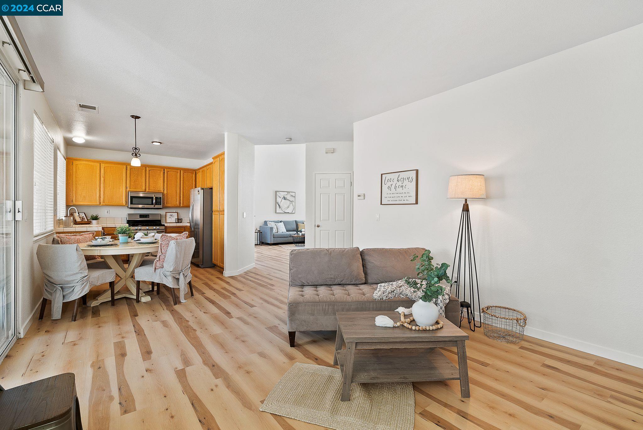 699 Canyonwood Ct