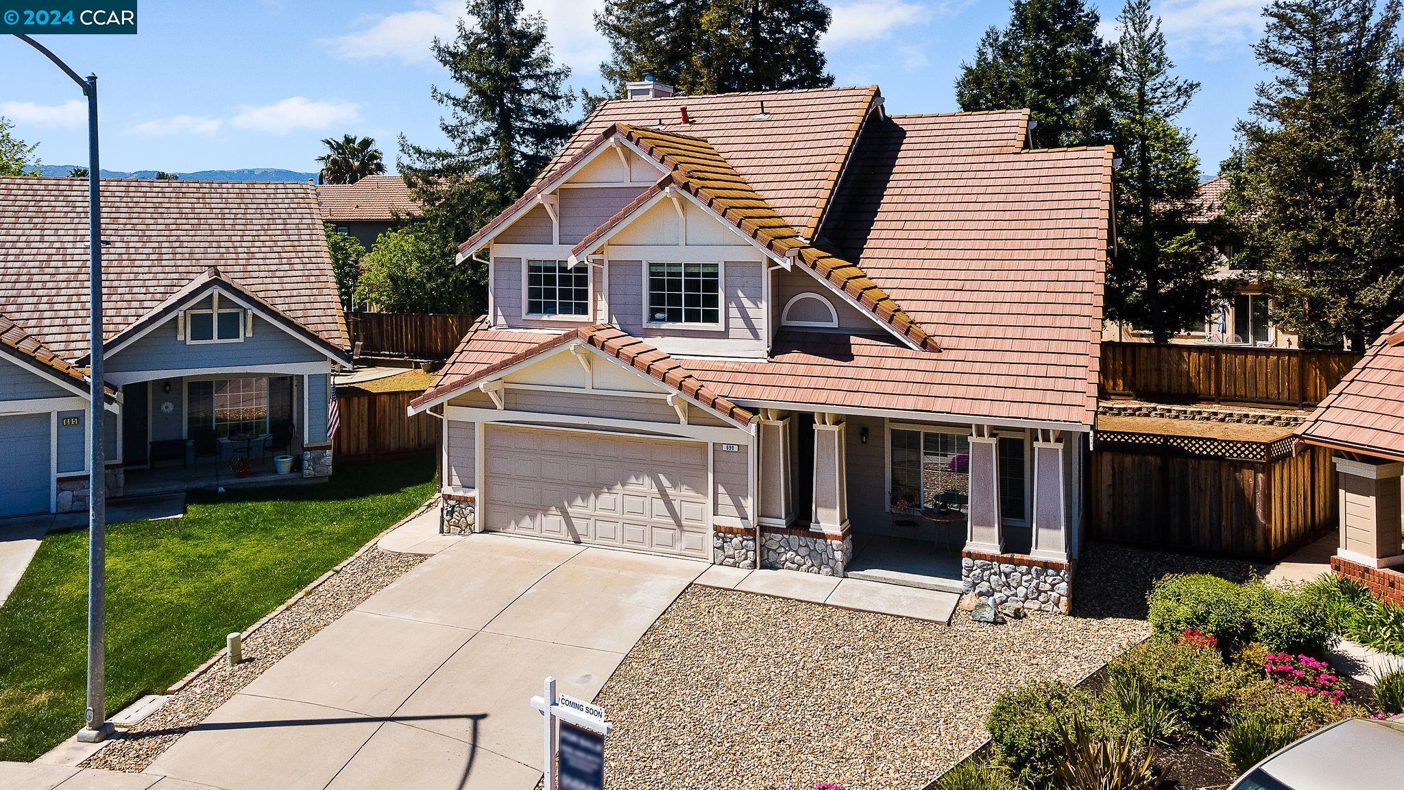 699 Canyonwood Ct