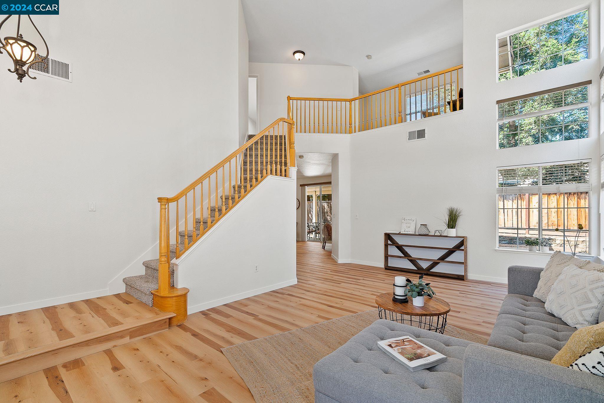 699 Canyonwood Ct