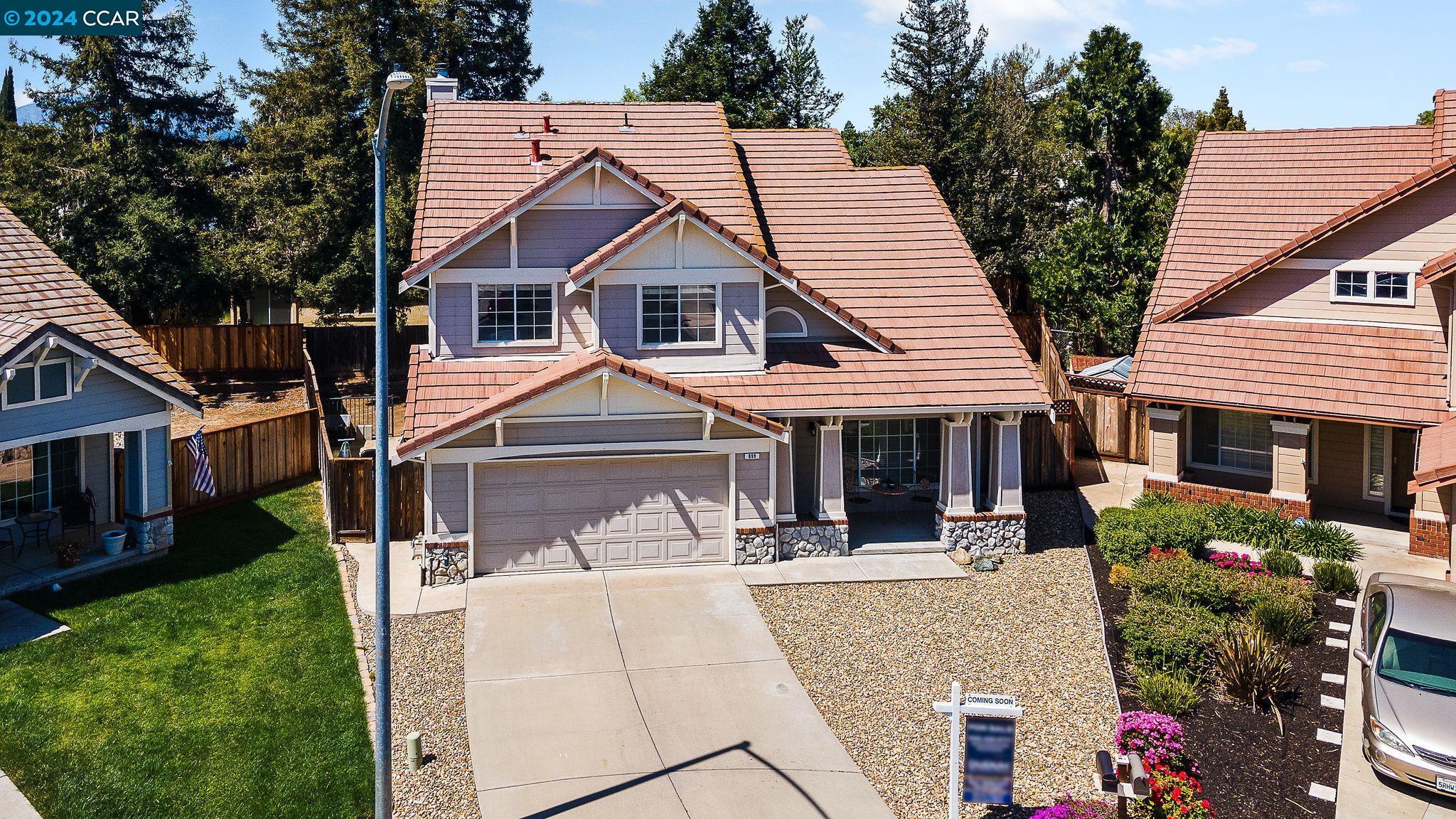 699 Canyonwood Ct