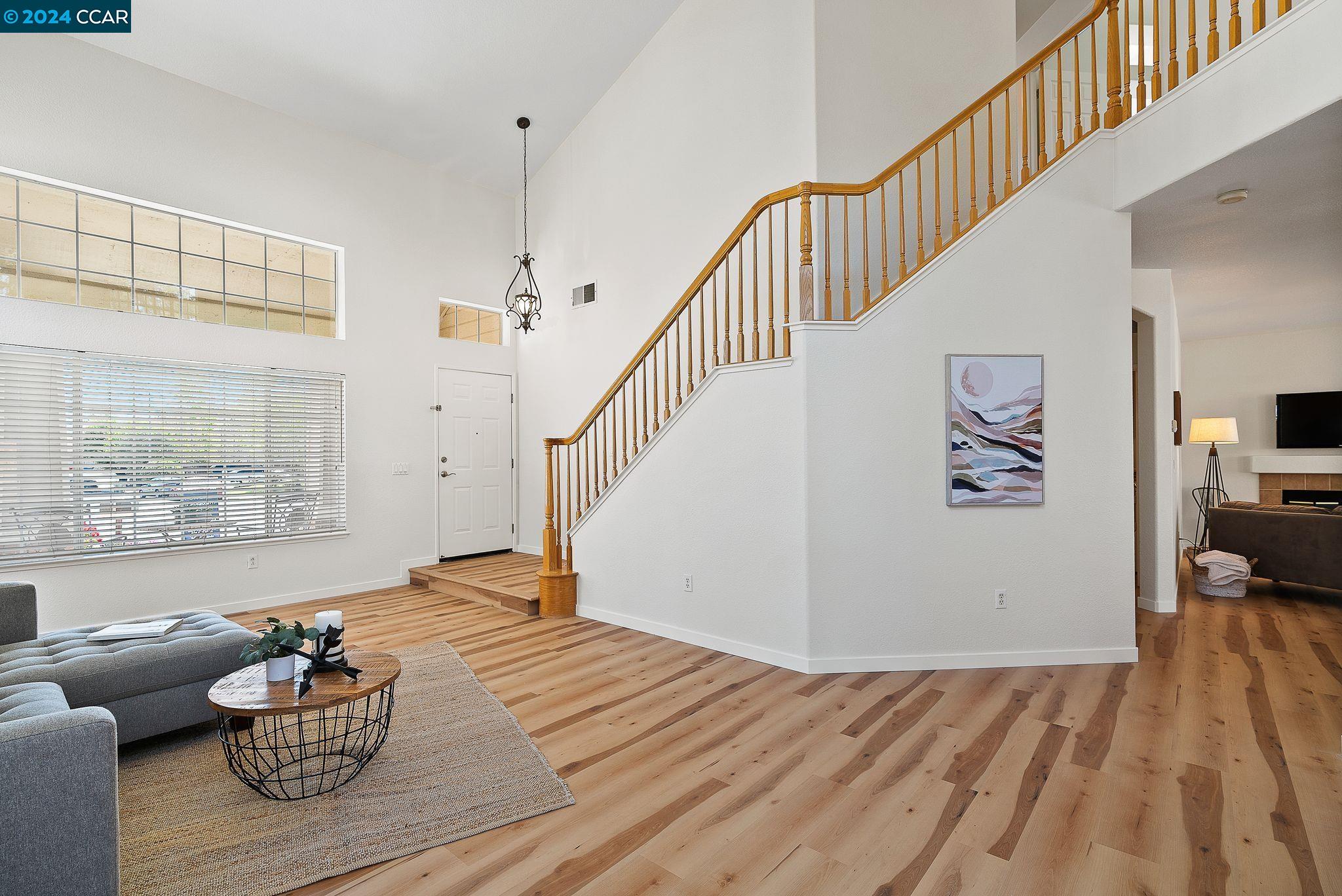 699 Canyonwood Ct