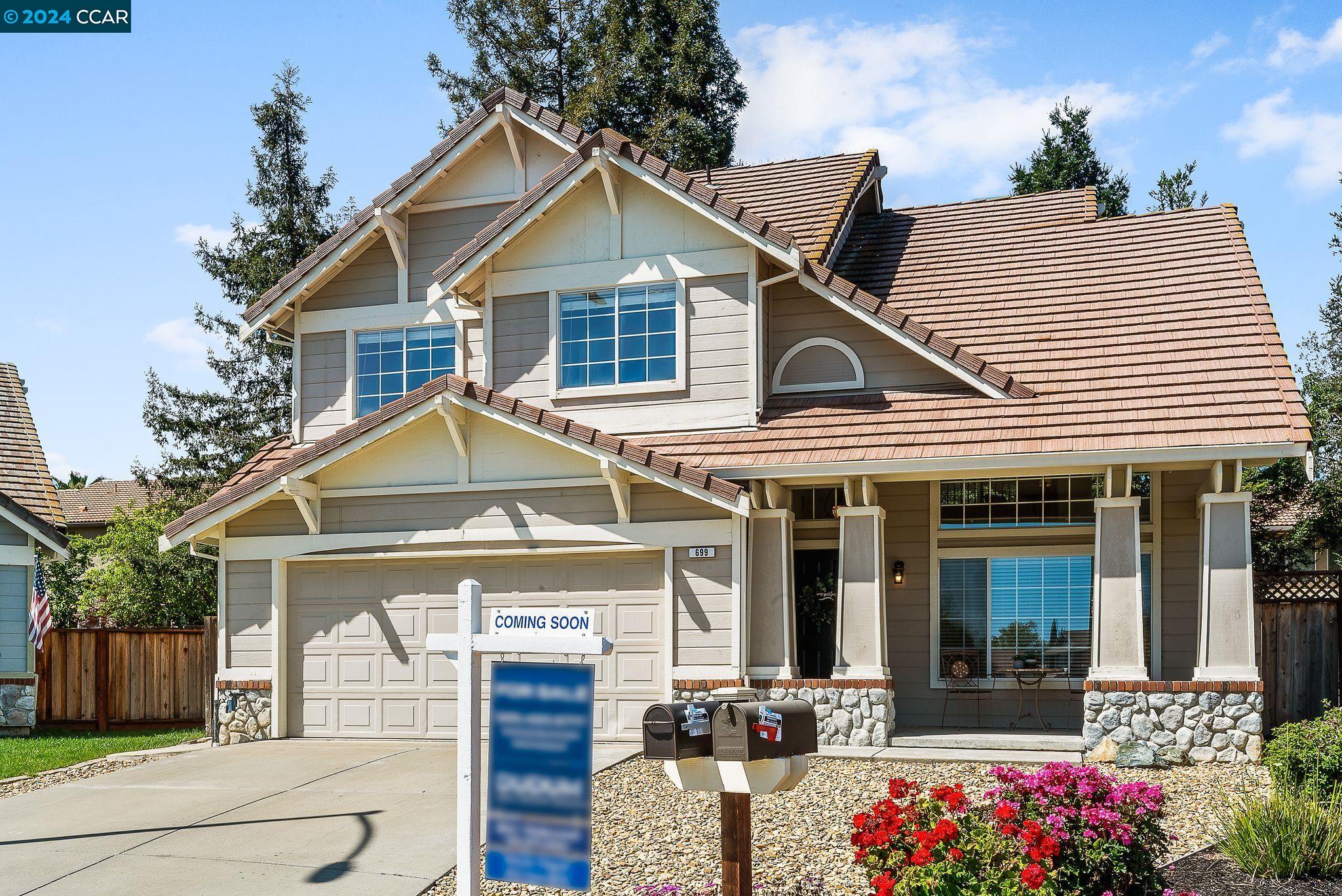 699 Canyonwood Ct
