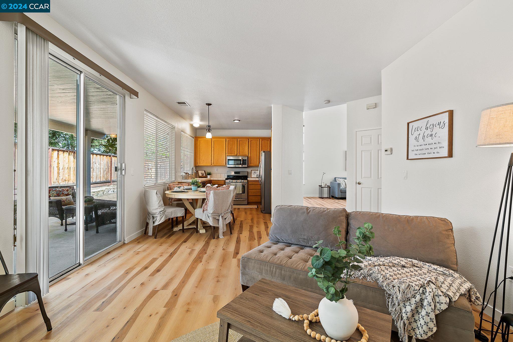 699 Canyonwood Ct