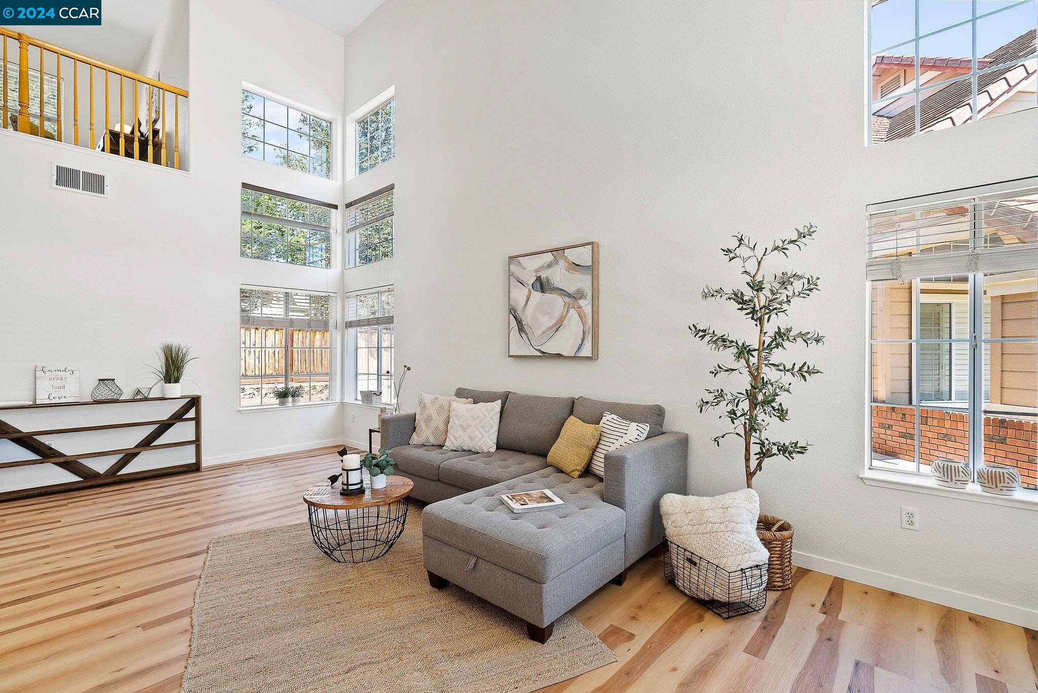 699 Canyonwood Ct