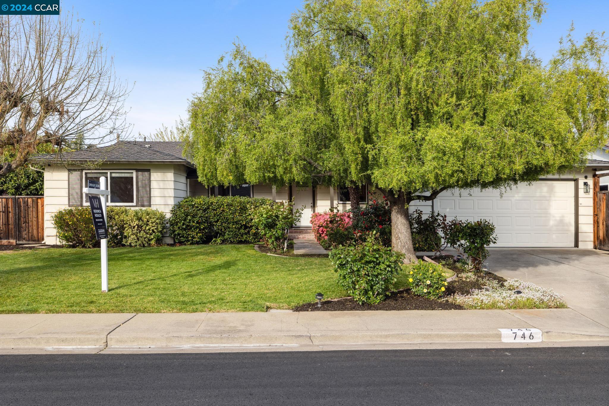 746 San Luis Ct