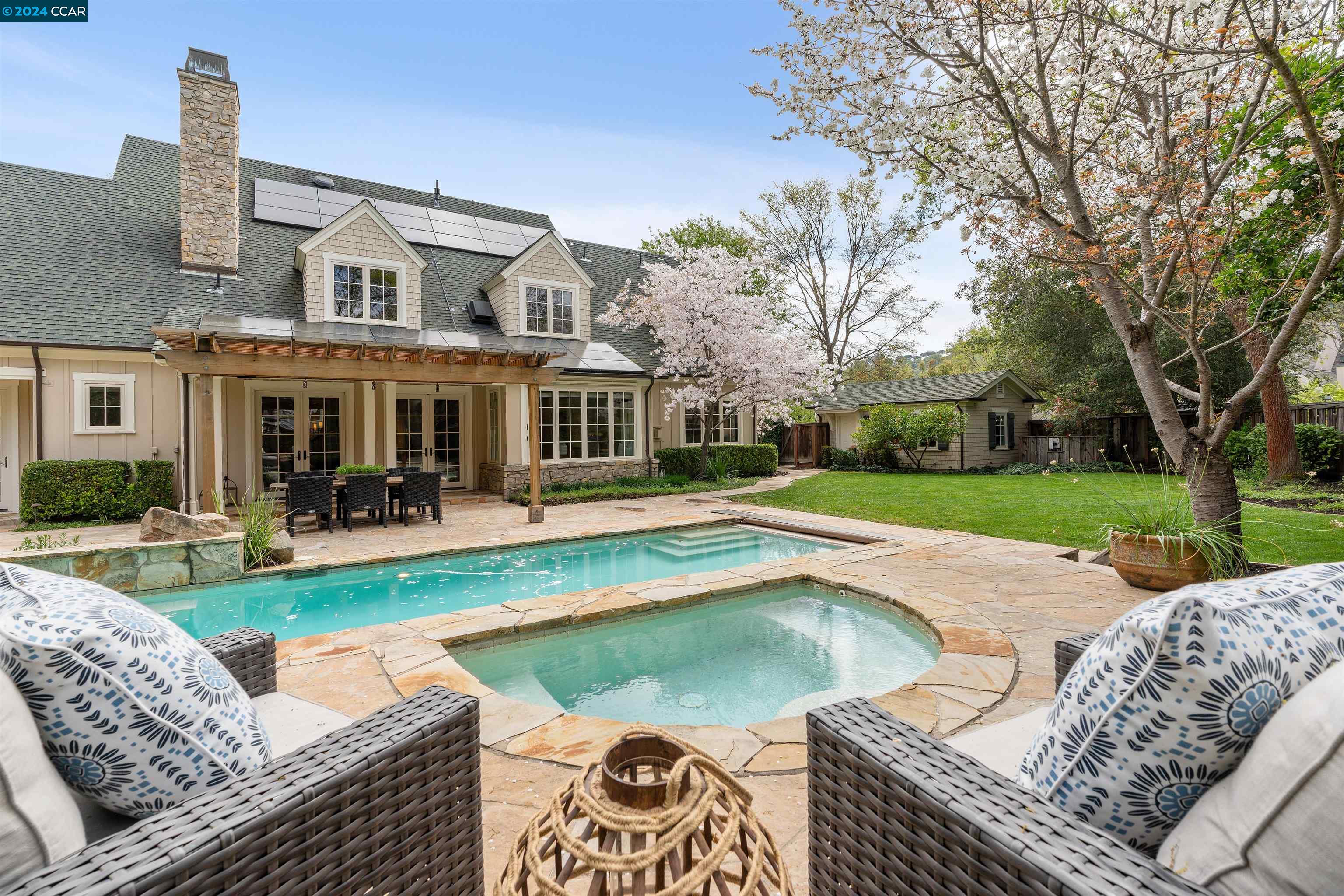 56 Hidden Oaks Dr