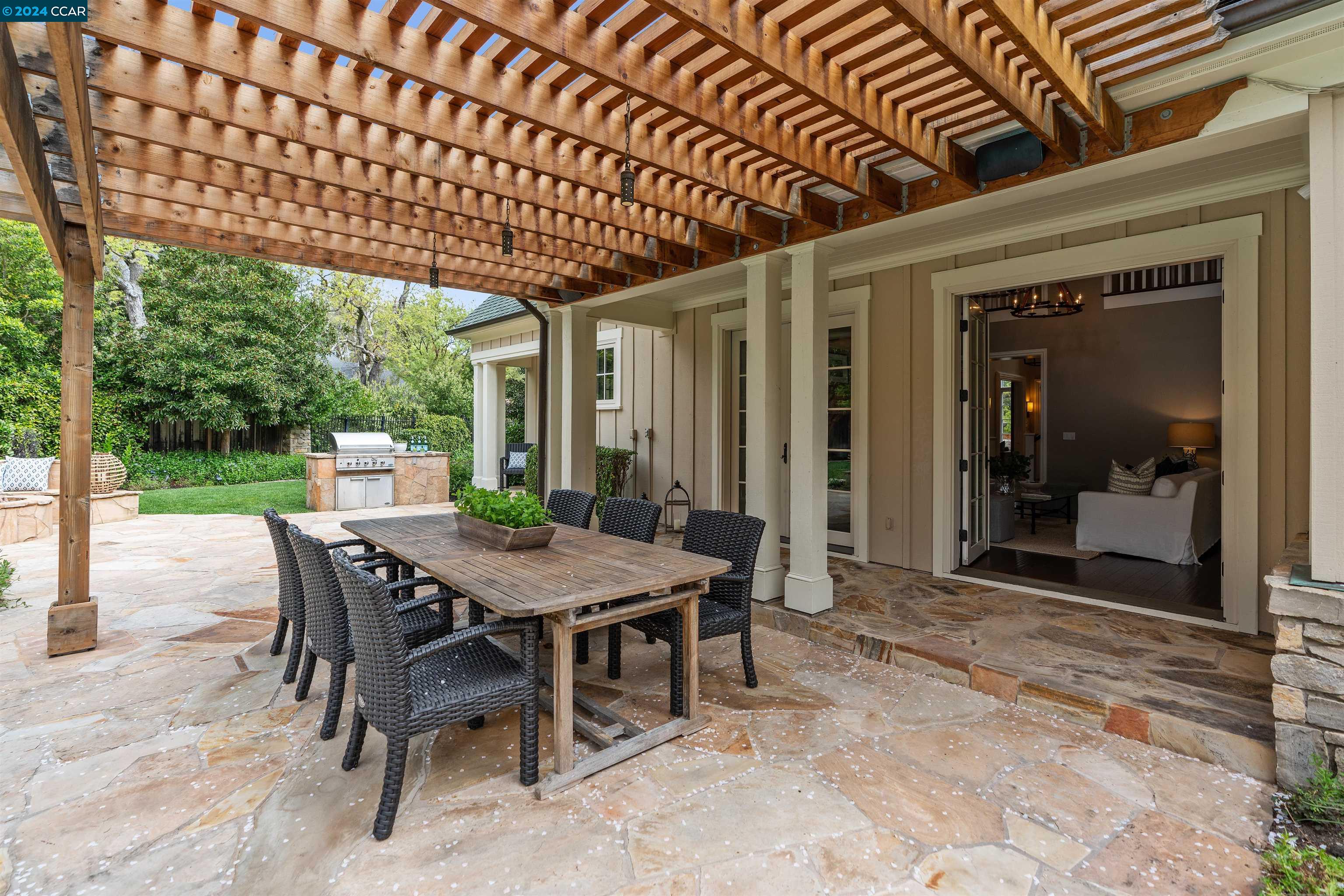56 Hidden Oaks Dr
