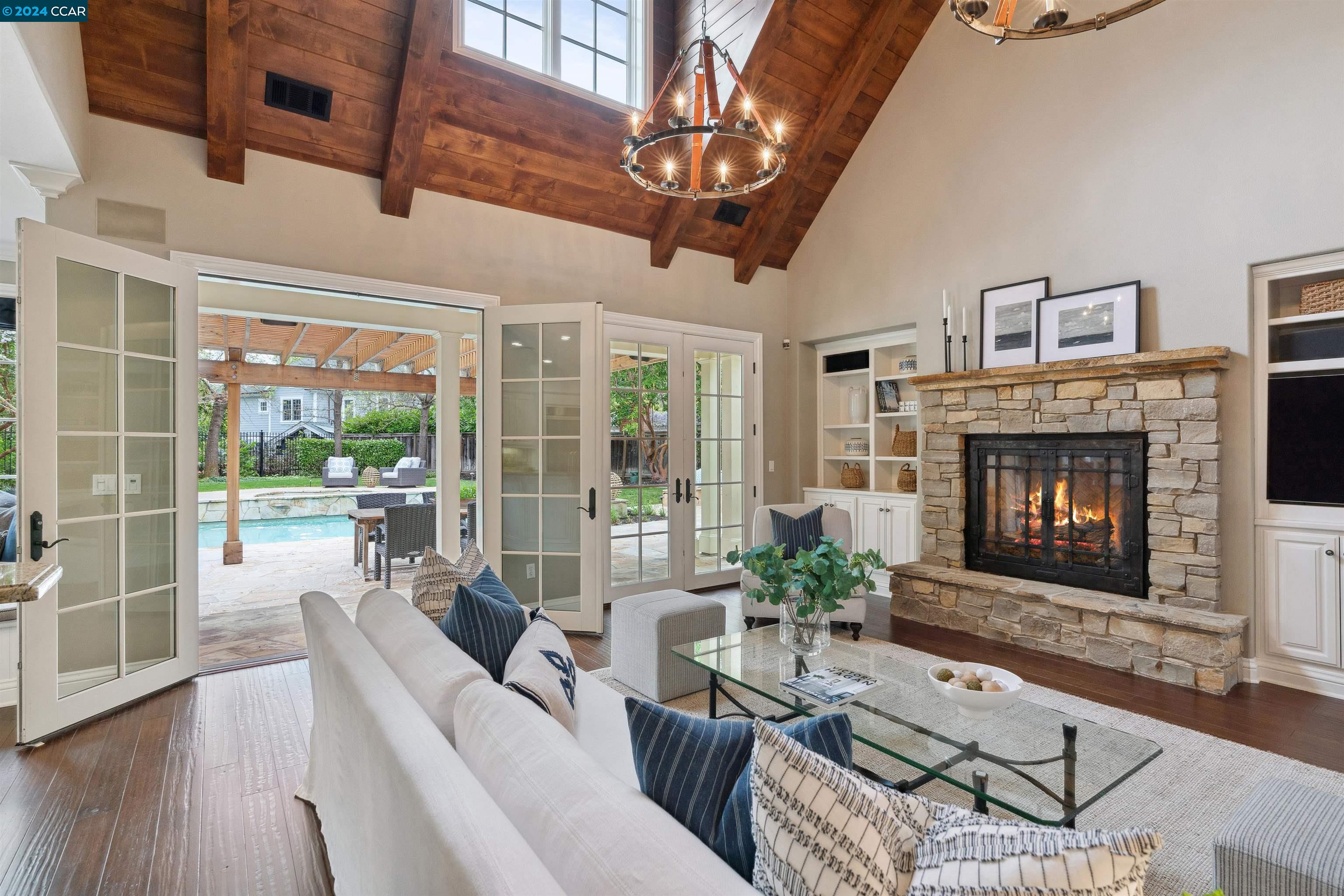 56 Hidden Oaks Dr