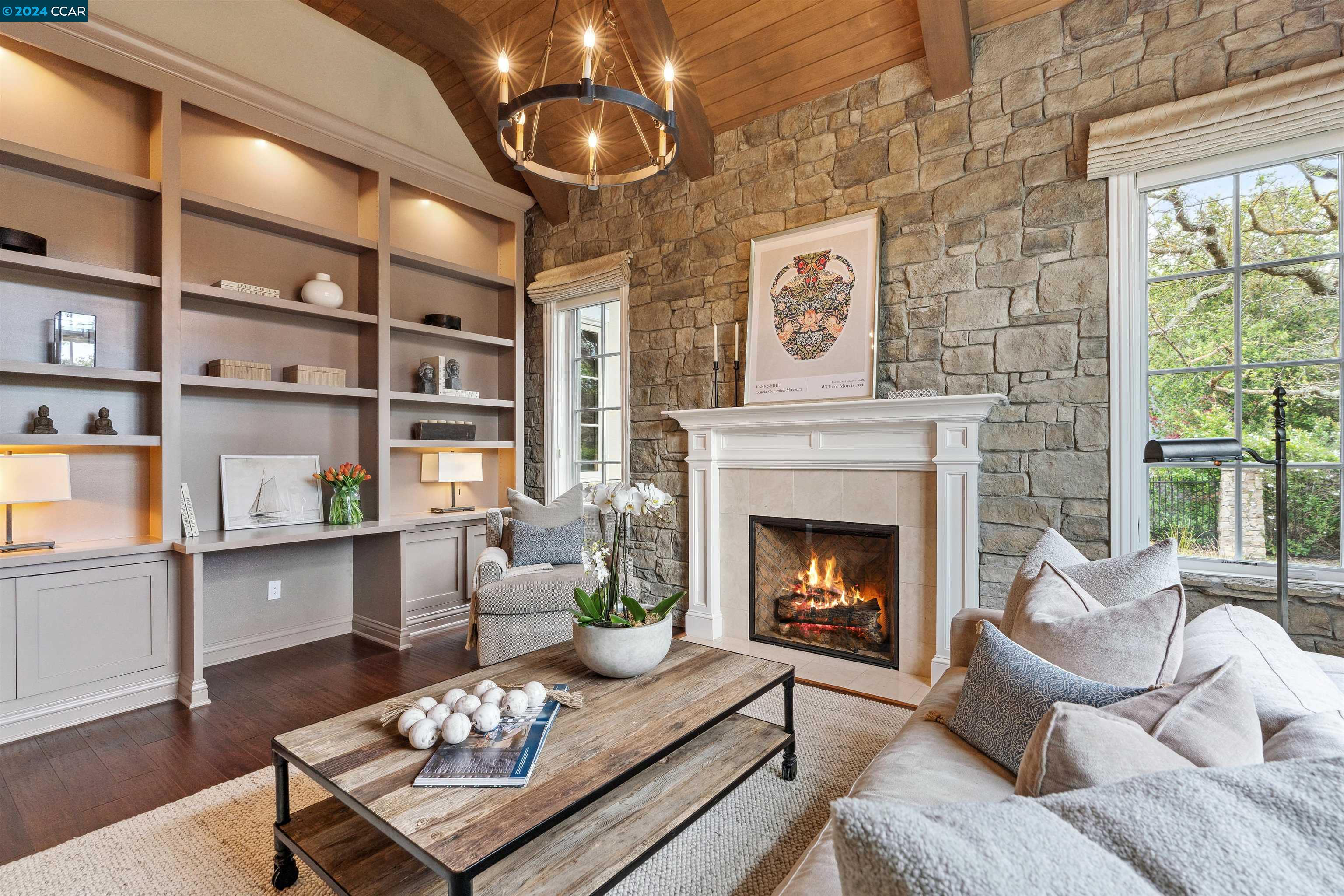 56 Hidden Oaks Dr