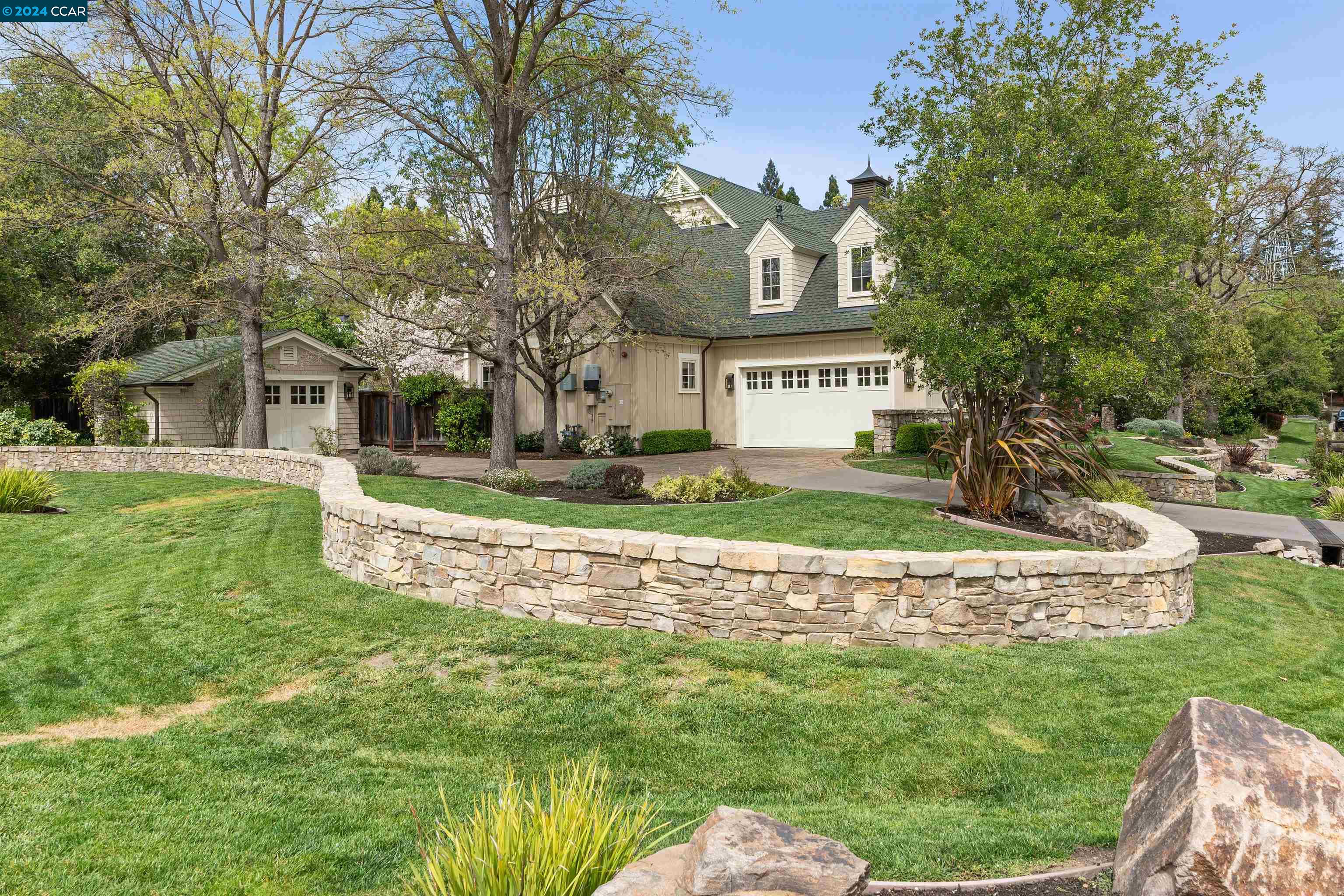 56 Hidden Oaks Dr