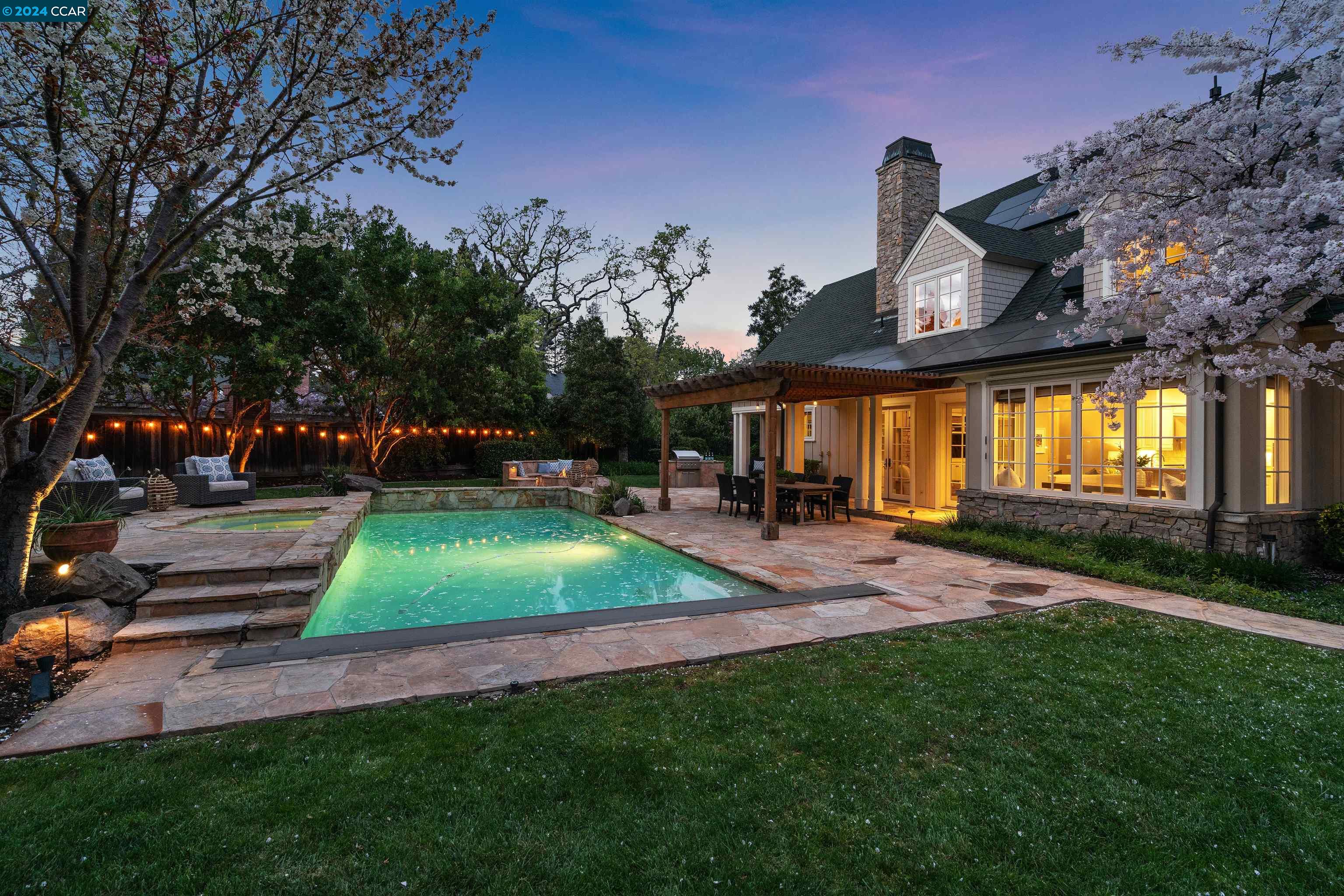 56 Hidden Oaks Dr