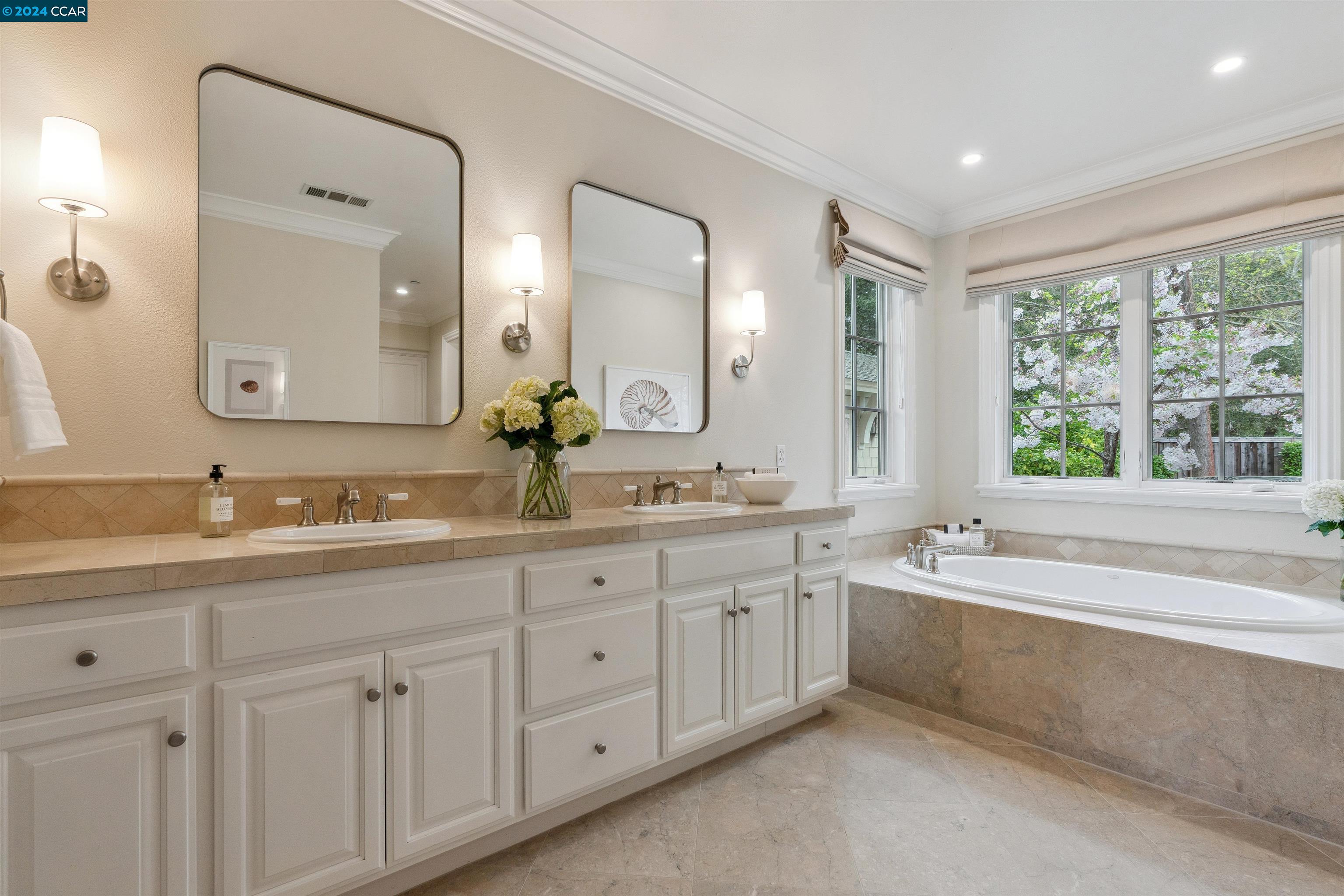 56 Hidden Oaks Dr
