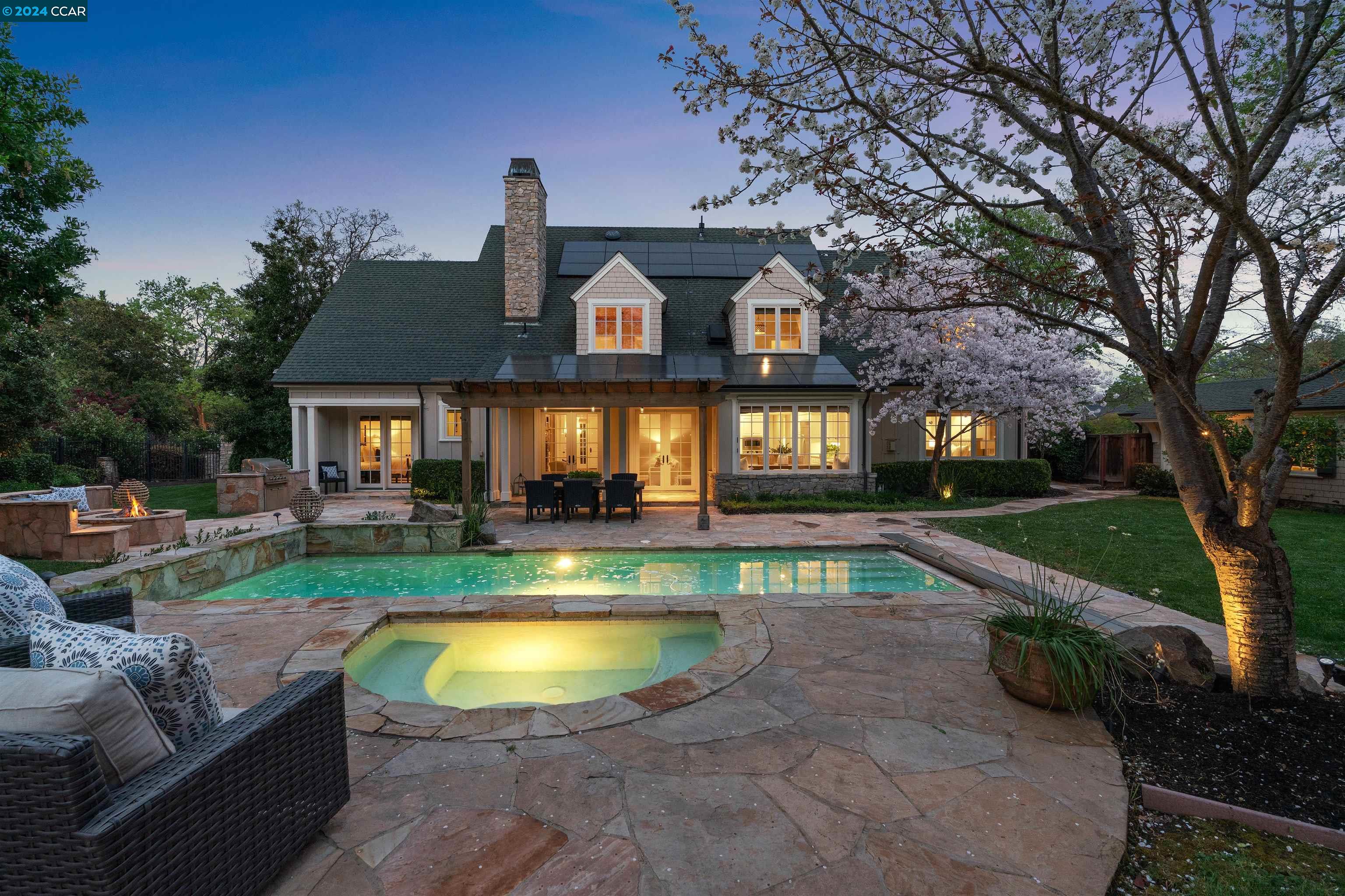 56 Hidden Oaks Dr