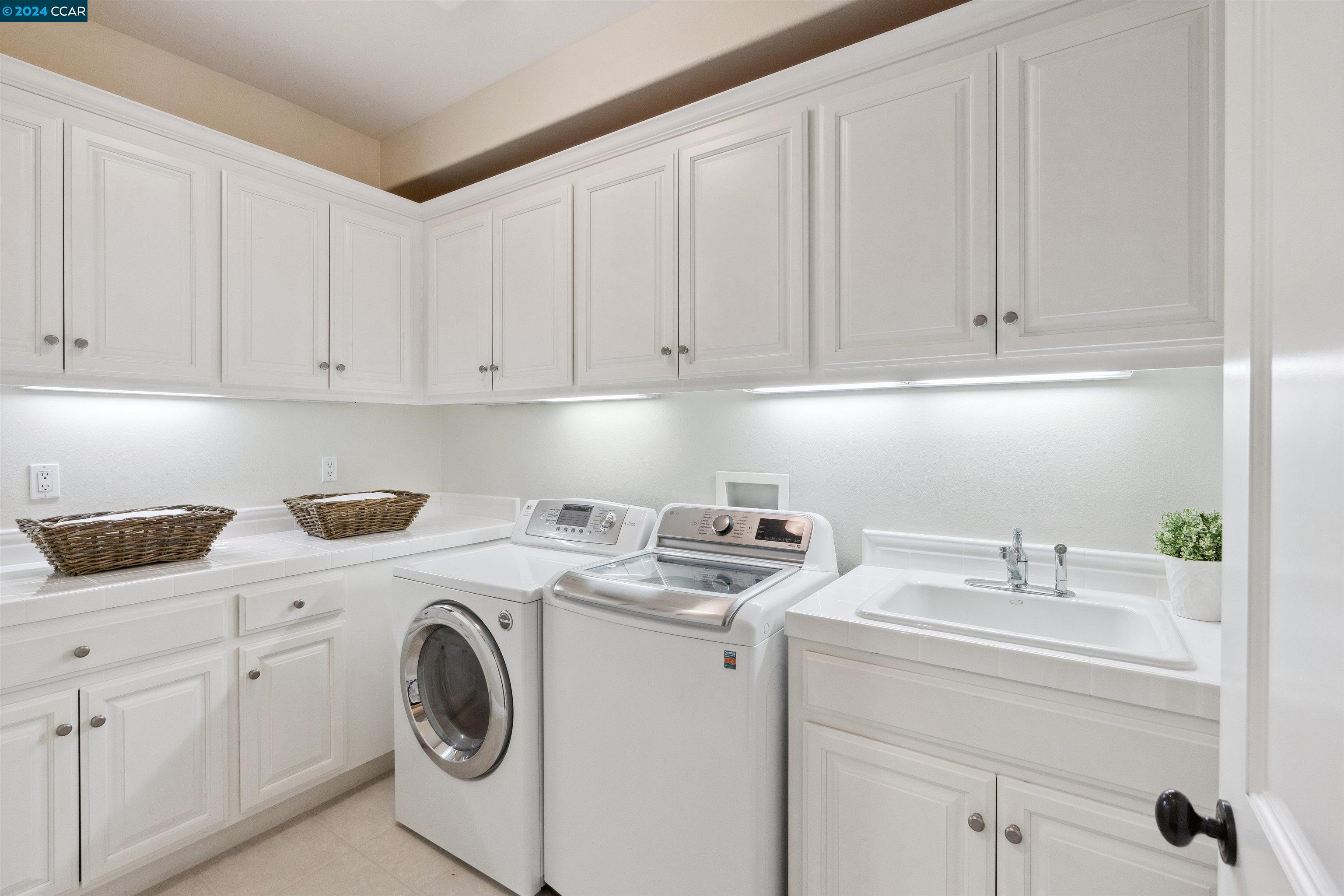 56 Hidden Oaks Dr