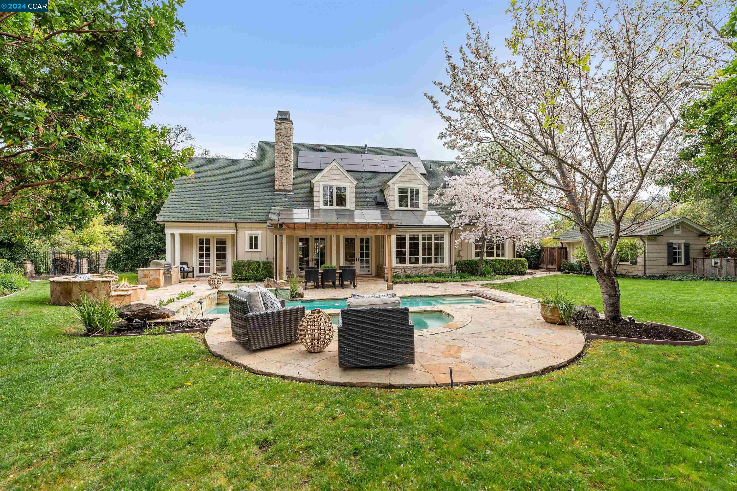 56 Hidden Oaks Dr