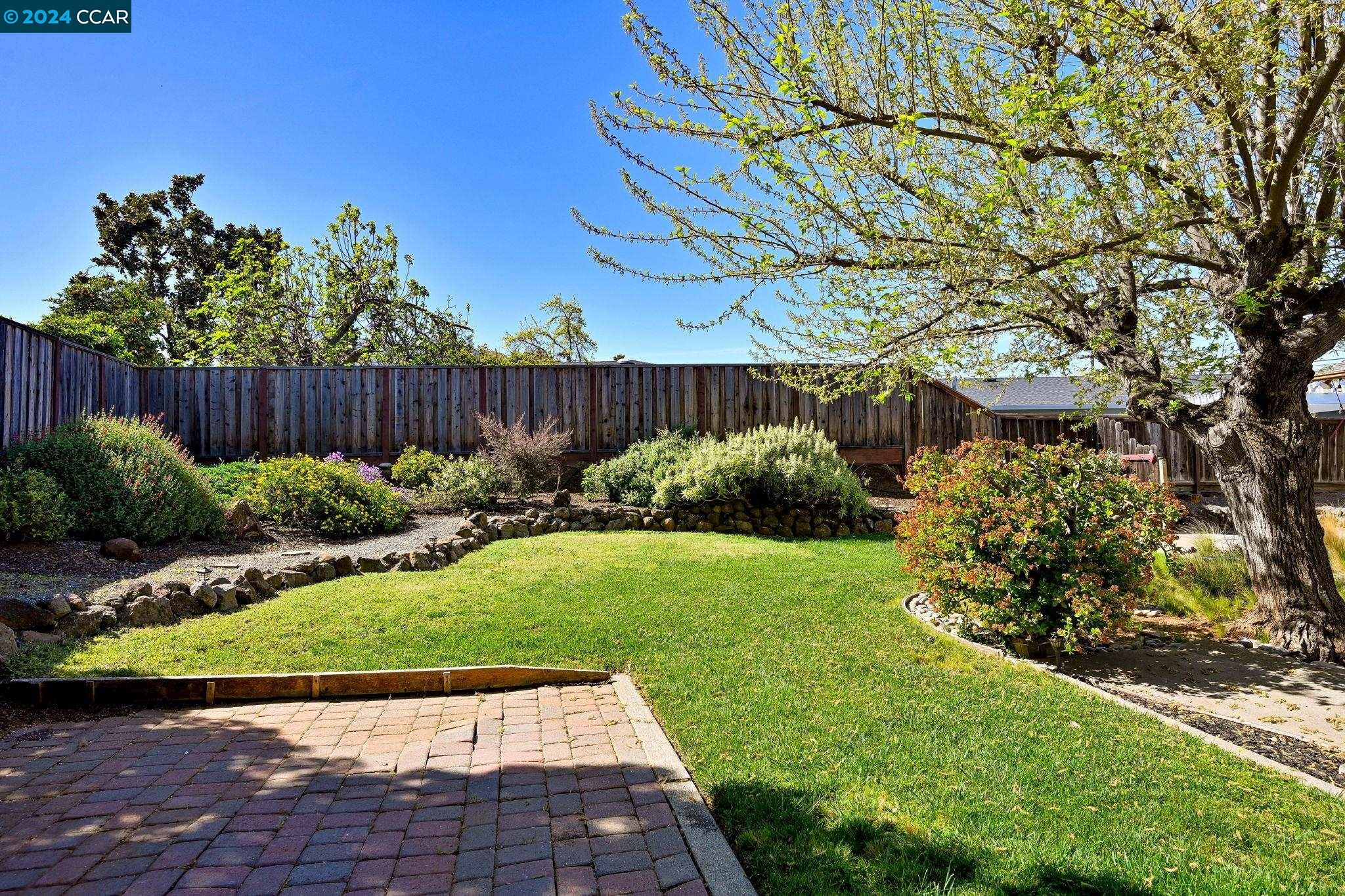 5557 Indiana Dr