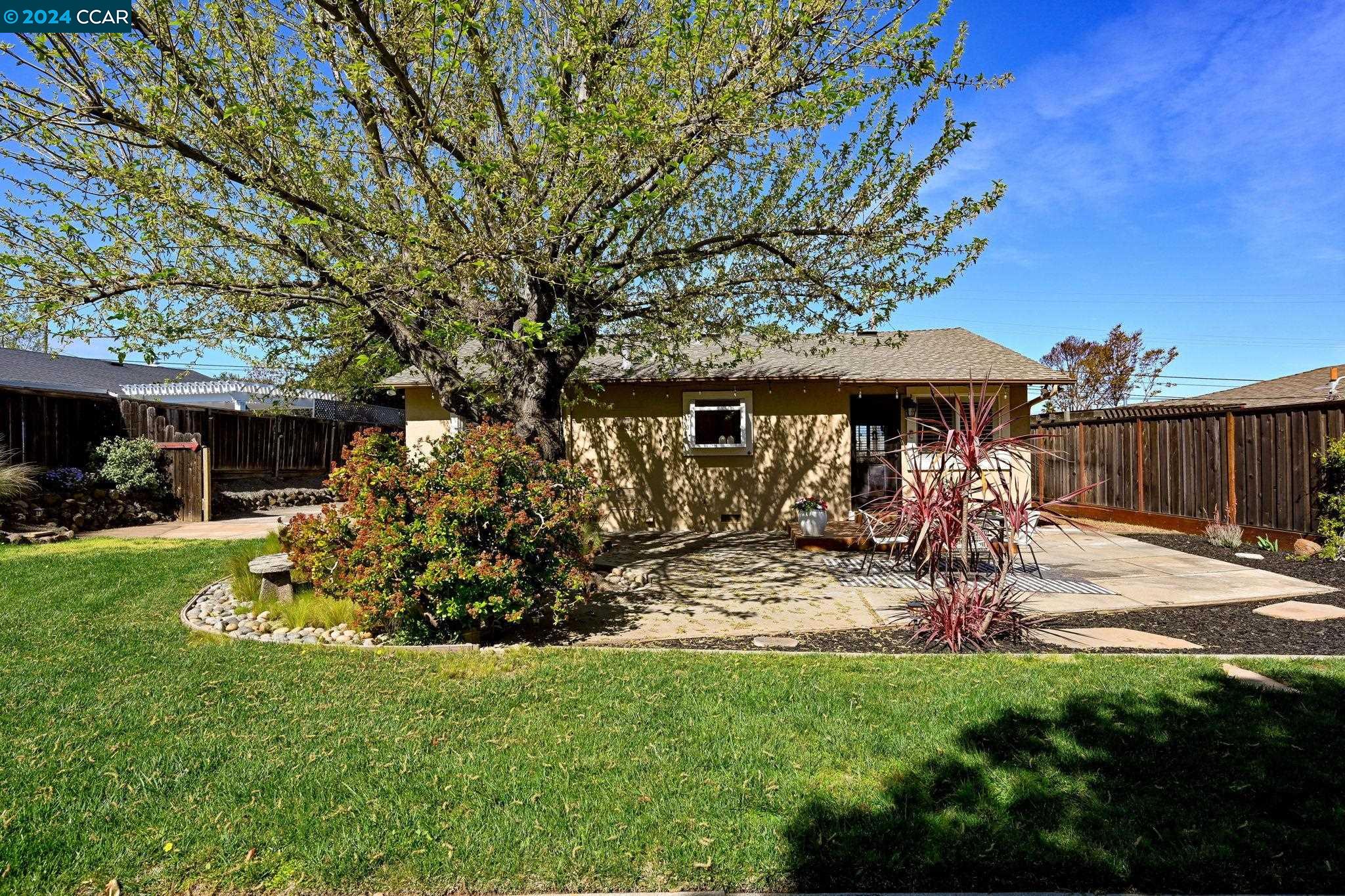 5557 Indiana Dr