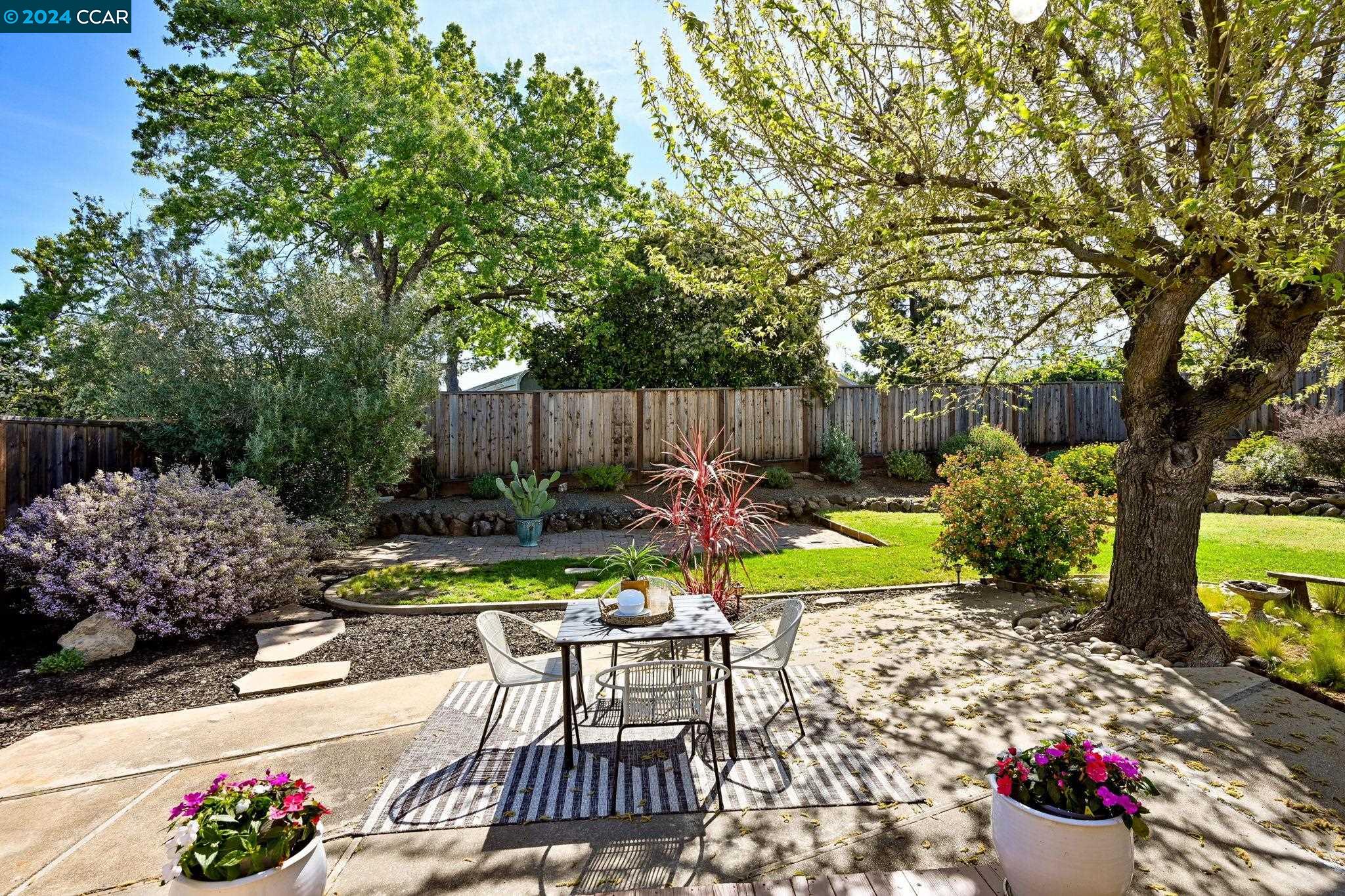 5557 Indiana Dr