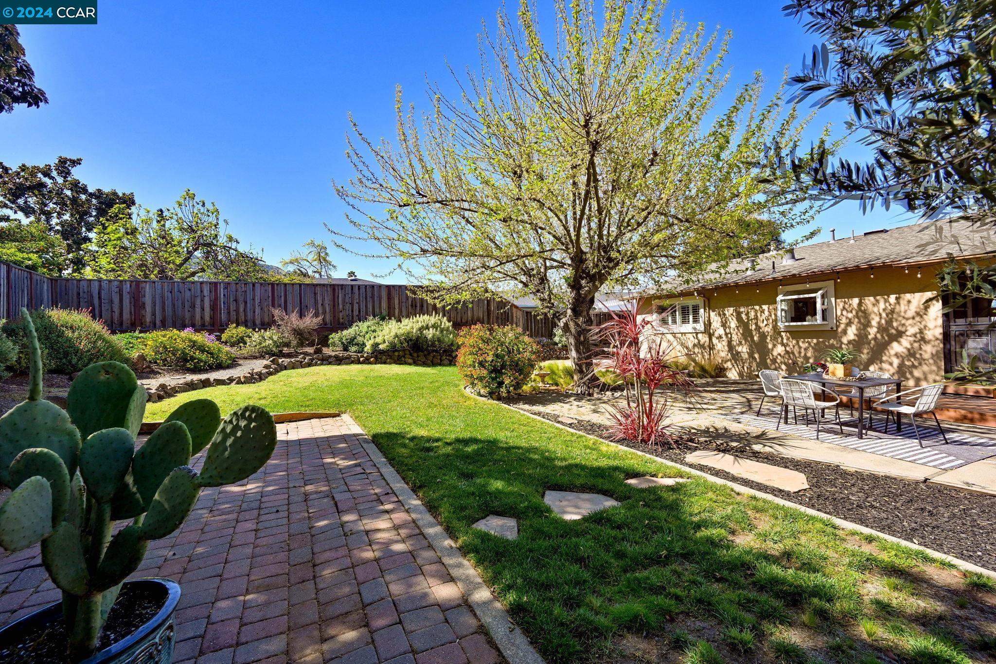 5557 Indiana Dr