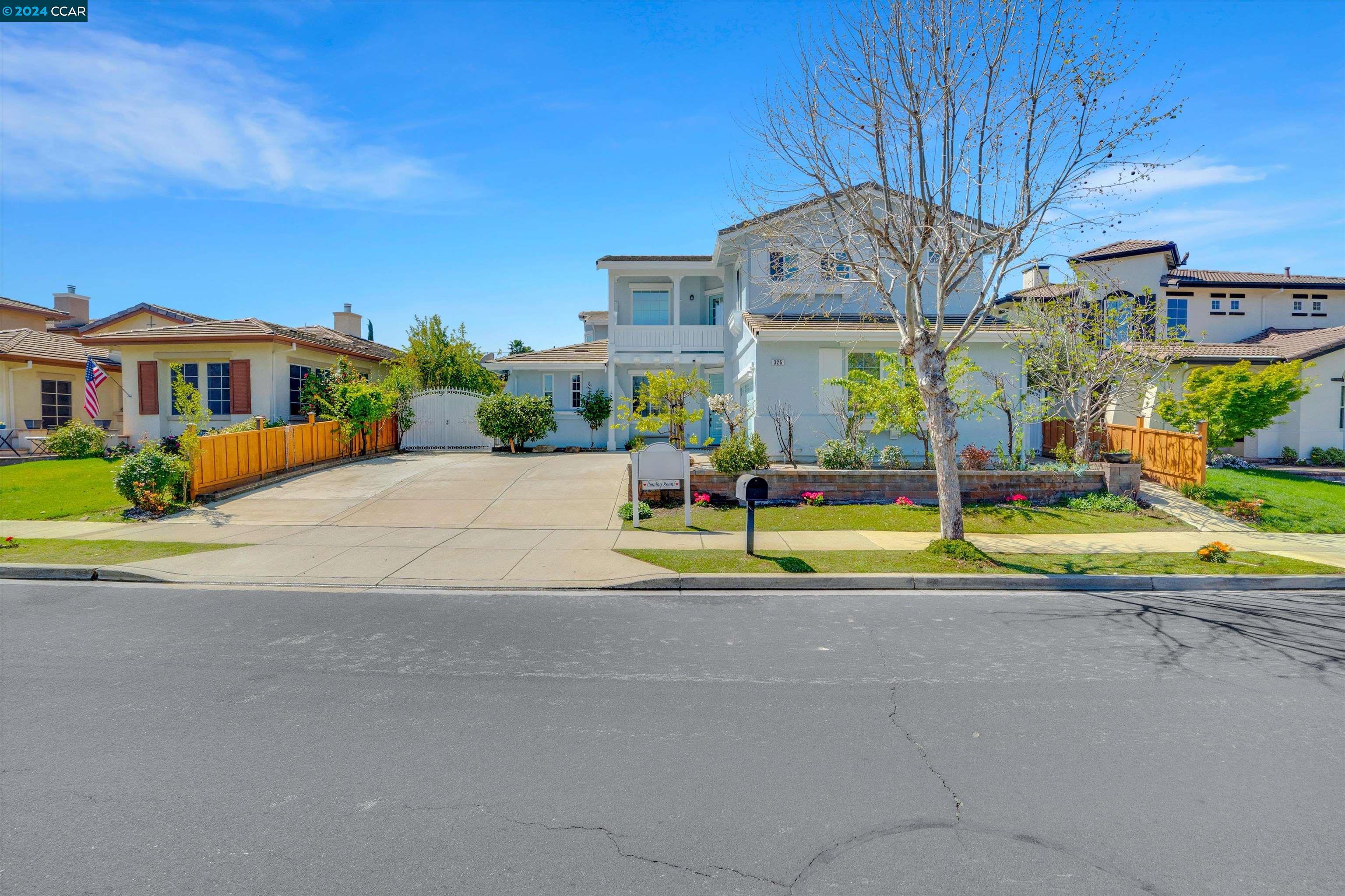 325 Foothill Dr