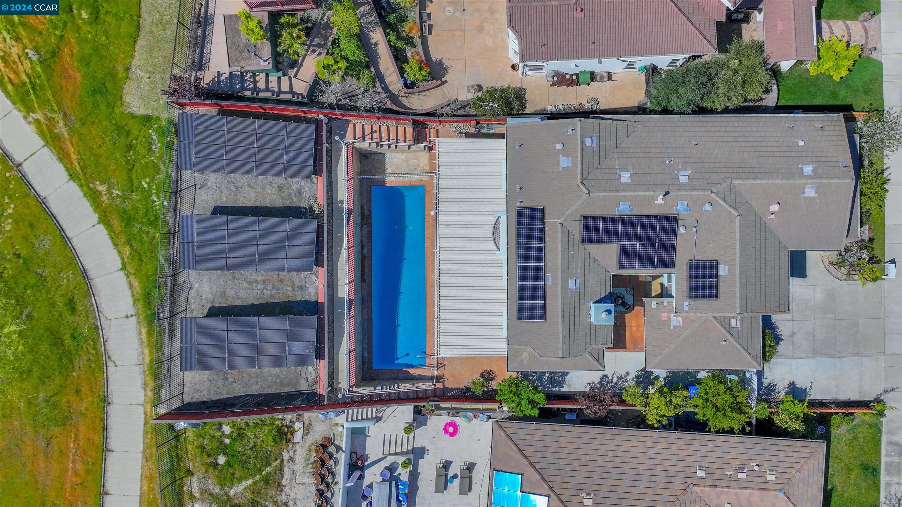 325 Foothill Dr