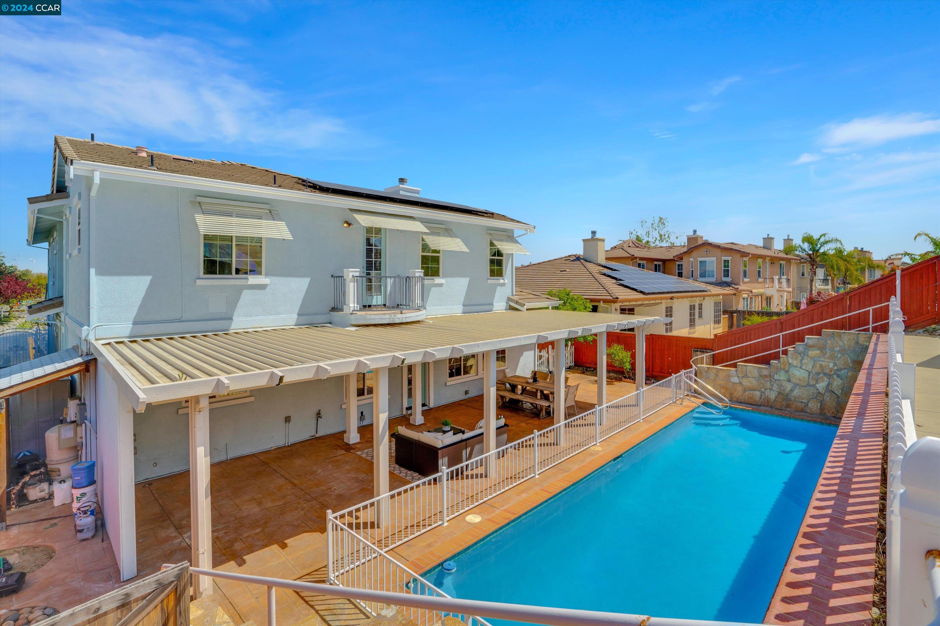 325 Foothill Dr