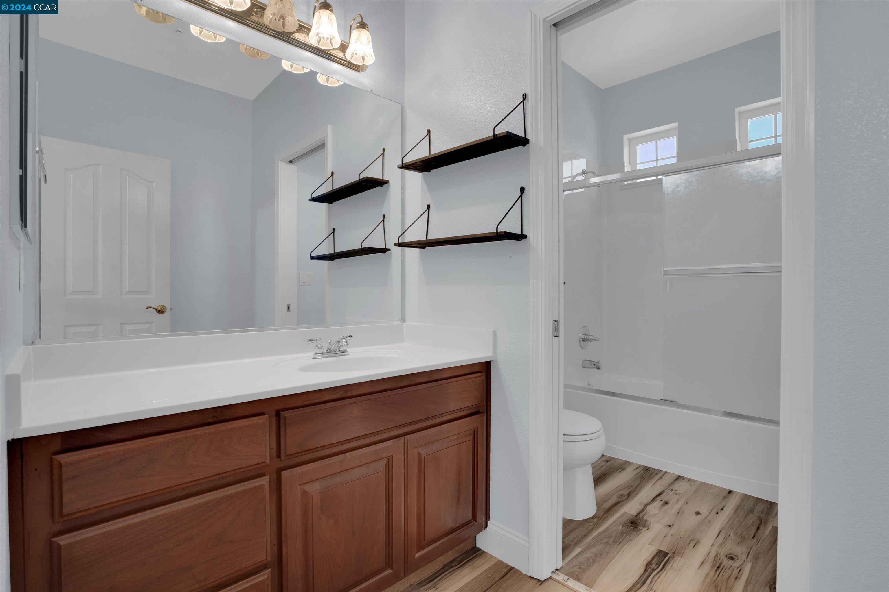 325 Foothill Dr
