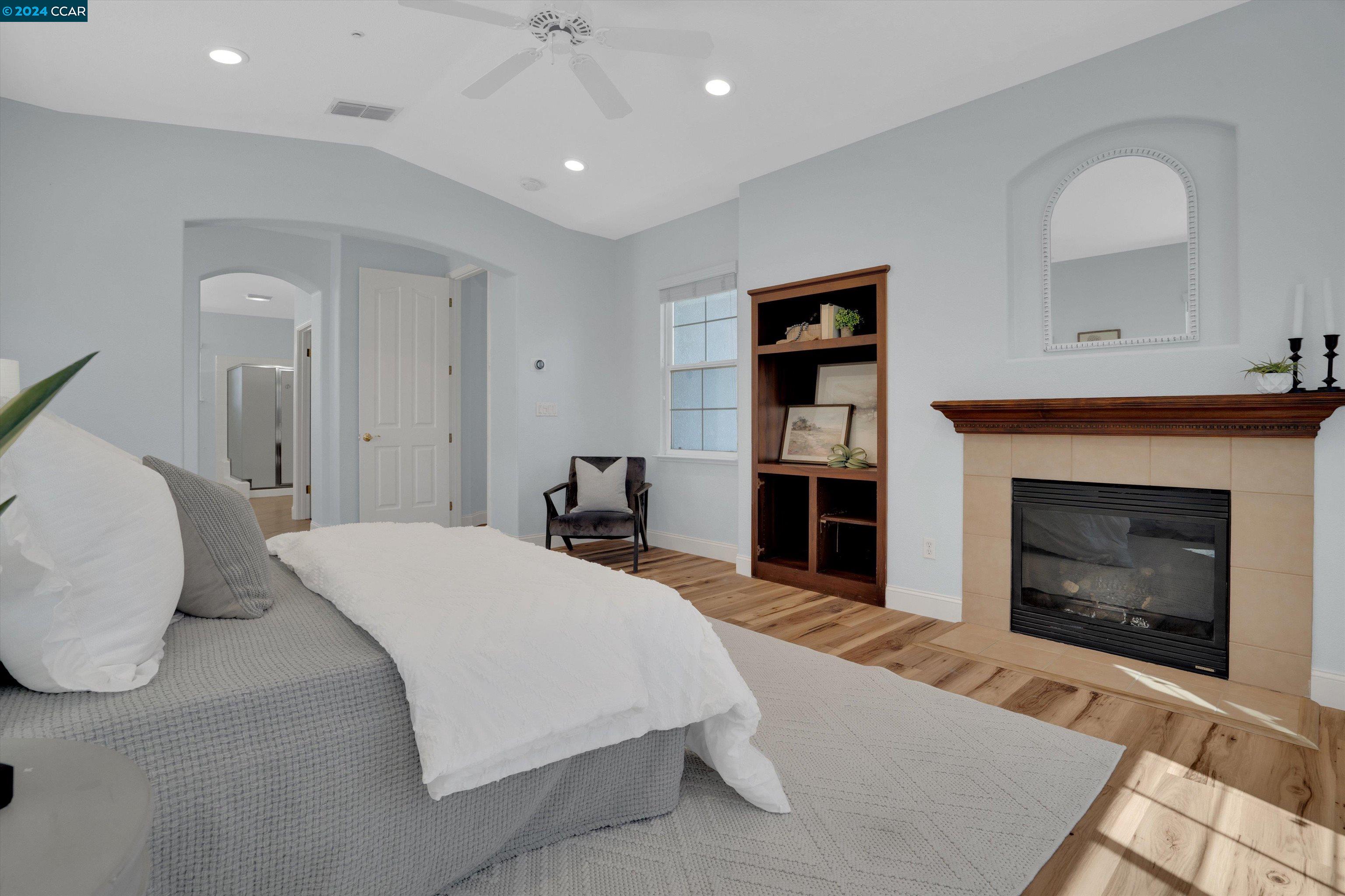 325 Foothill Dr