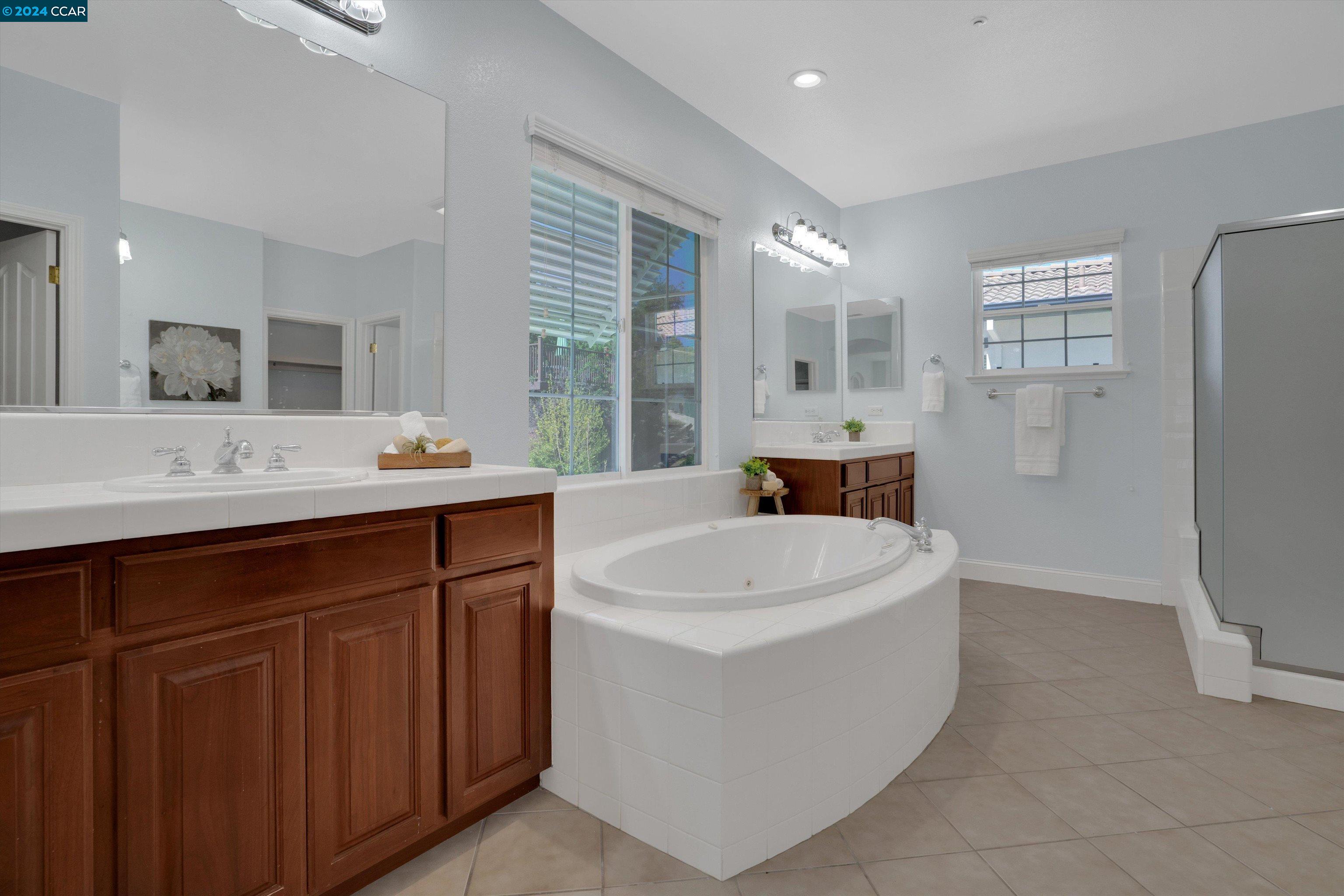 325 Foothill Dr